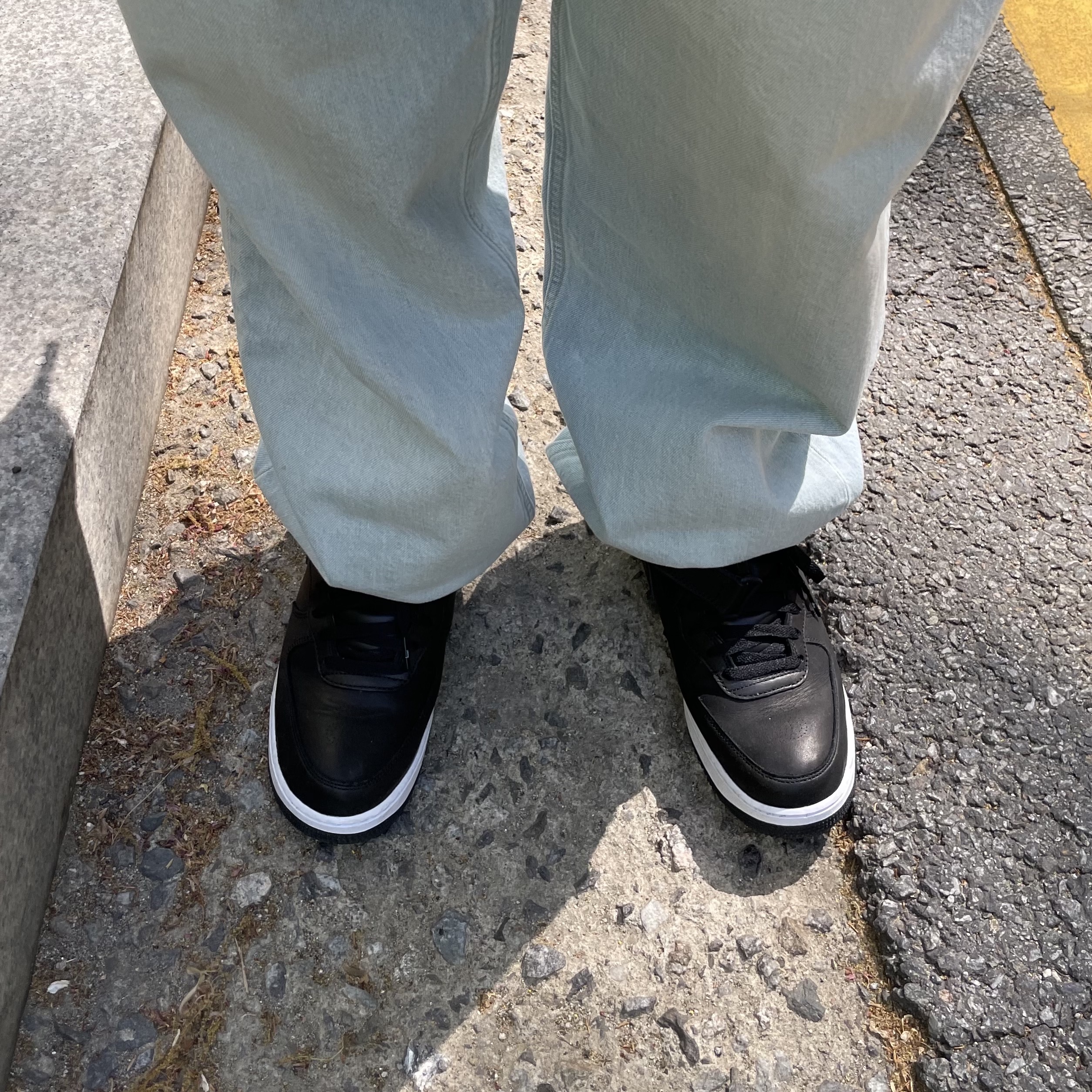 Nike x Stussy Air Force 1 '07 Mid SP Black 착용 스타일