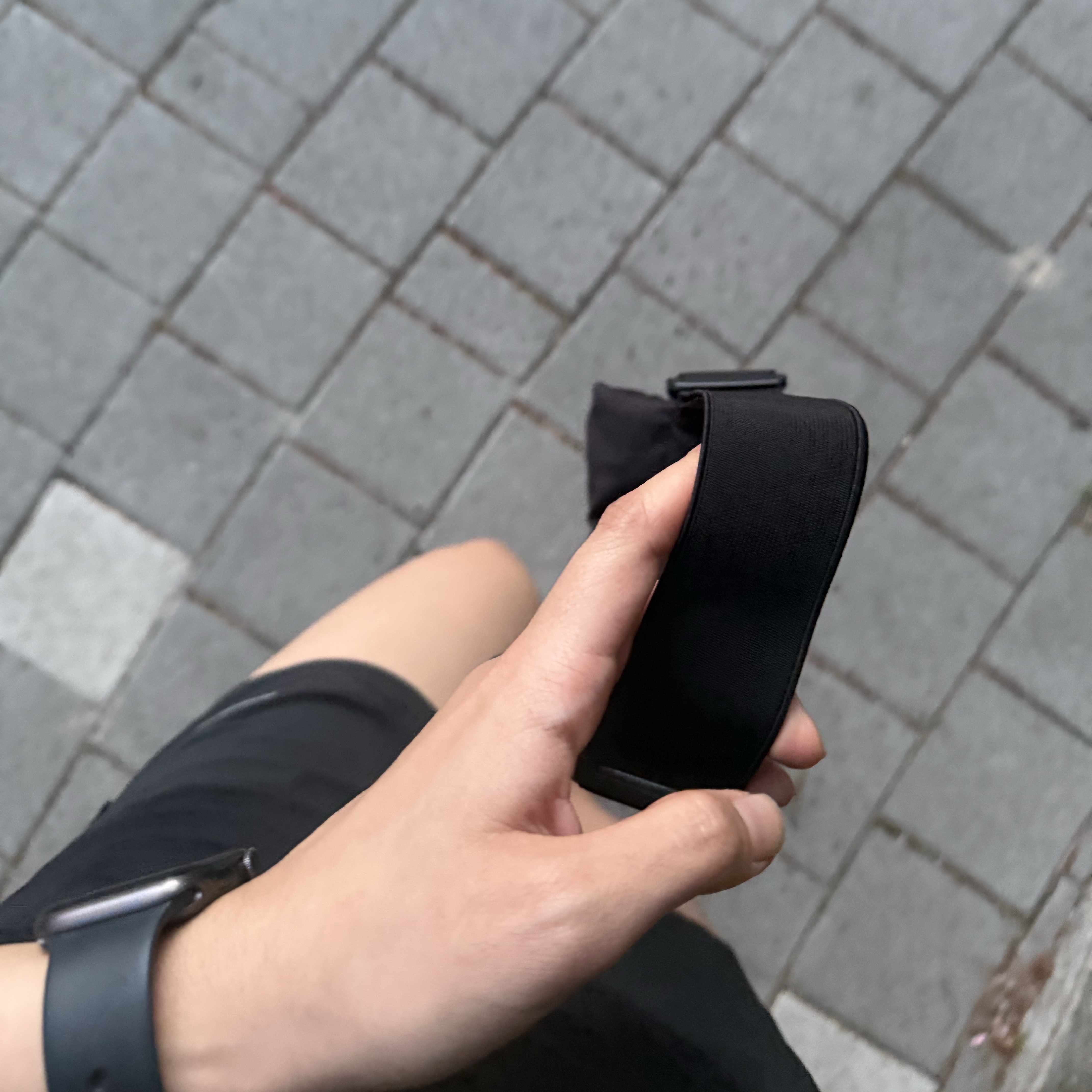 Apple Watch SE 2024 40mm Midnight Aluminium Case with Sport Band S/M Midnight (Korean Ver.) 착용 스타일