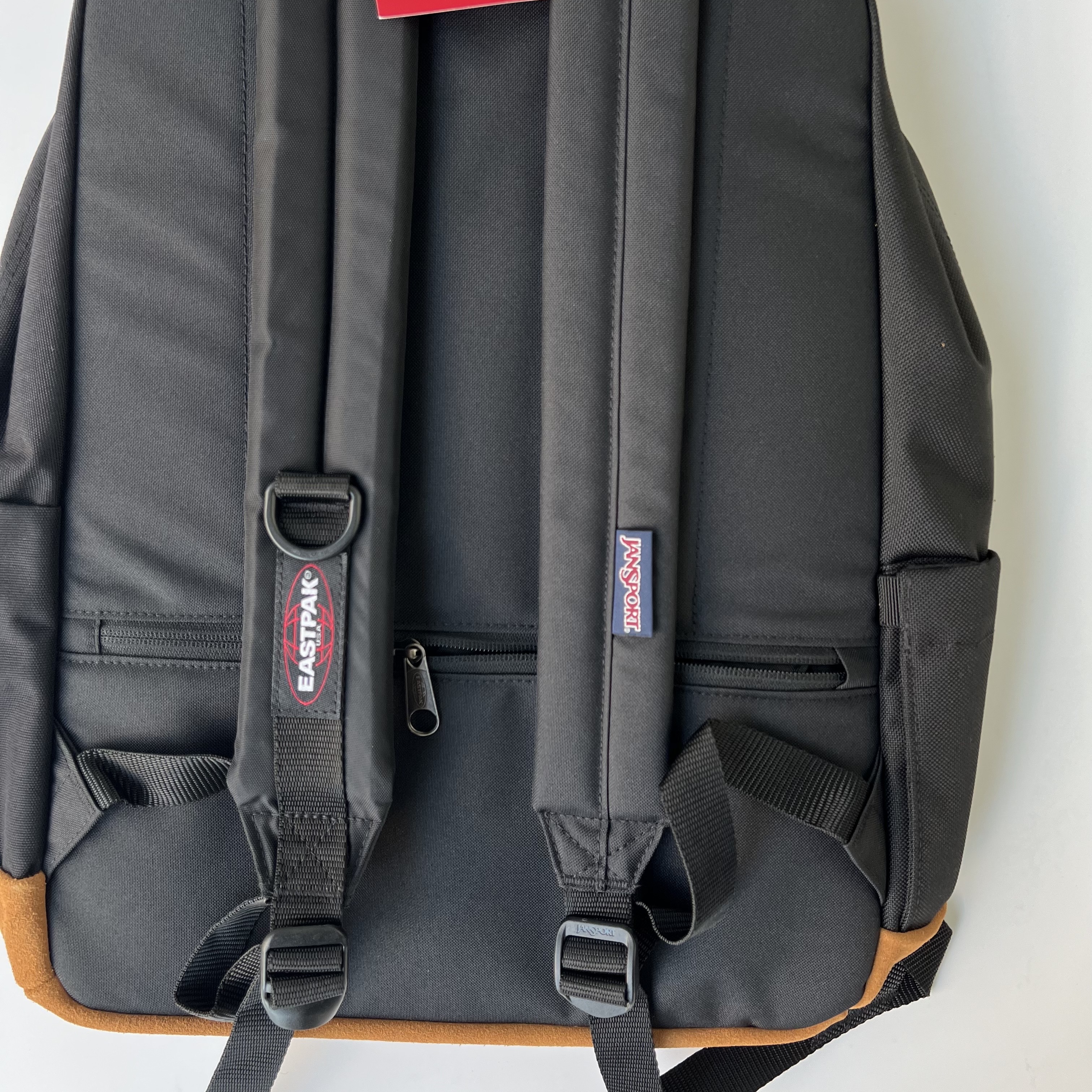 Jansport x Eastpak Hybrid Pack Backpack Black Black, Jansport x Eastpak Hybrid Pack Backpack Green Navy 착용 스타일 - 3