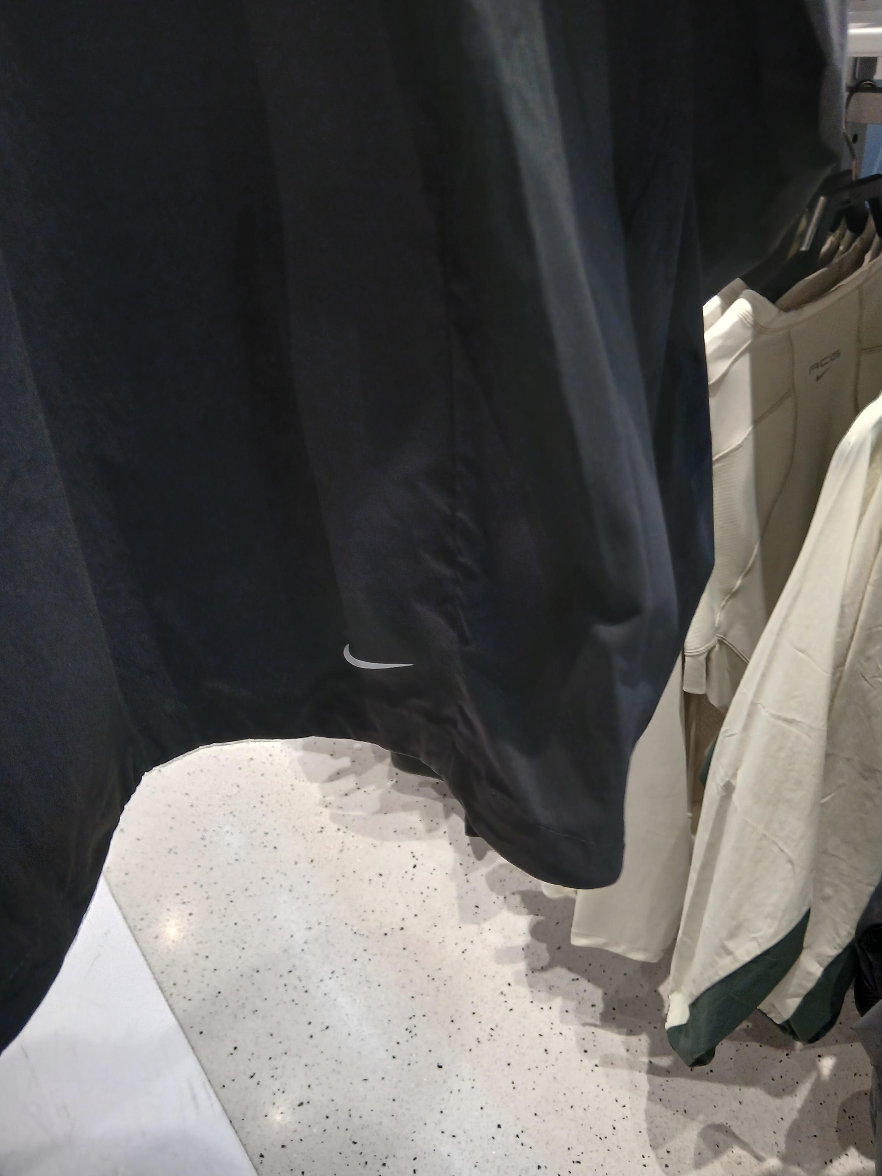 Nike ACG Five Towers UV Protection Jacket Anthracite Summit White - Asia, Nike ACG Second Sunrise Dri-Fit ADV 5 Inch Brief Lined Shorts Black Anthracite - Asia 착용 스타일 - 2