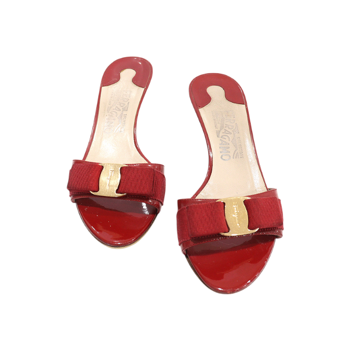 ITO7E2KBHR4L Ferragamo 0465491 Red Patent Gold Bar Glory Mules Women Sandals 5.5C