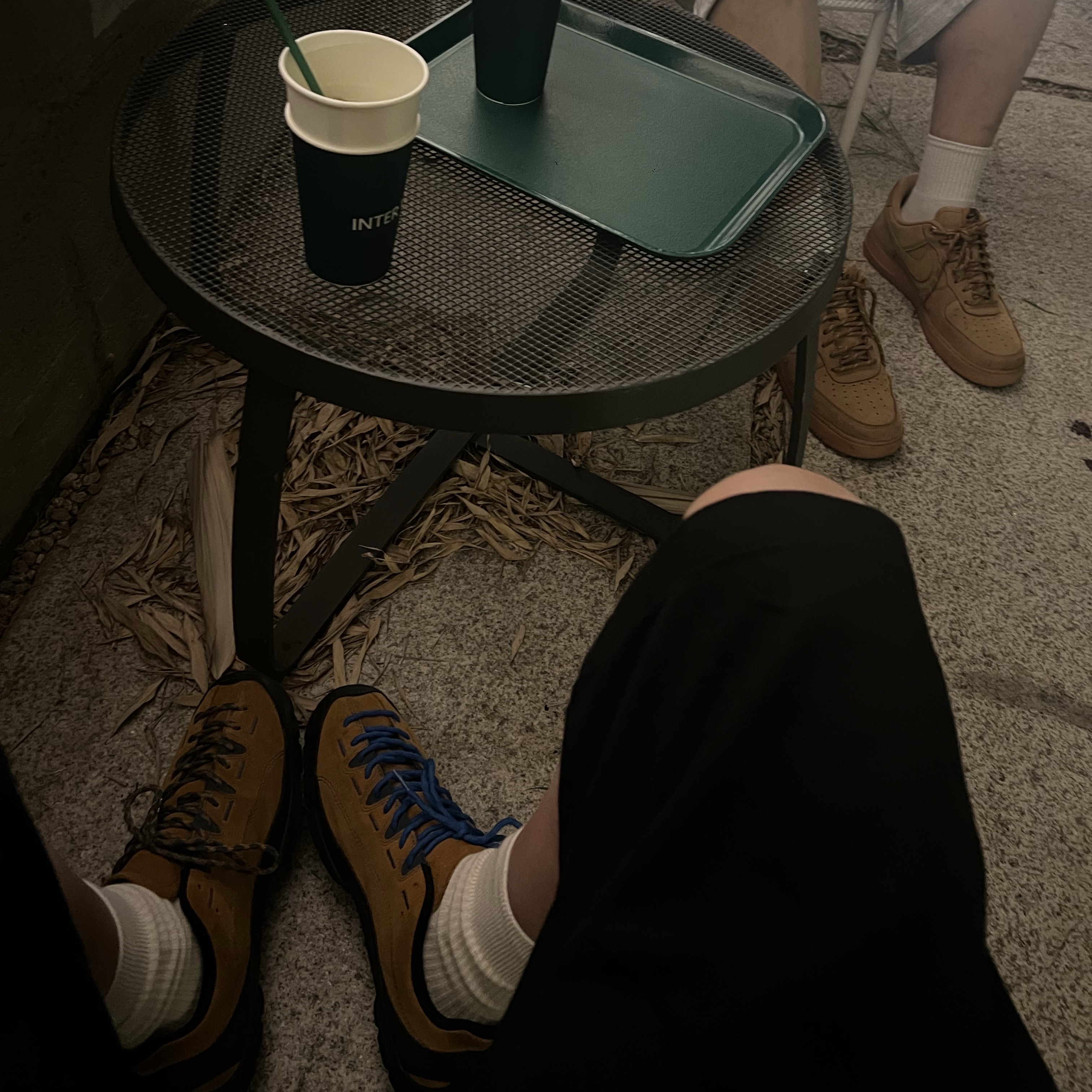 Keen Jasper Suede Sneakers Camel, Nike Air Force 1 '07 WB Flax 착용 스타일 - 2