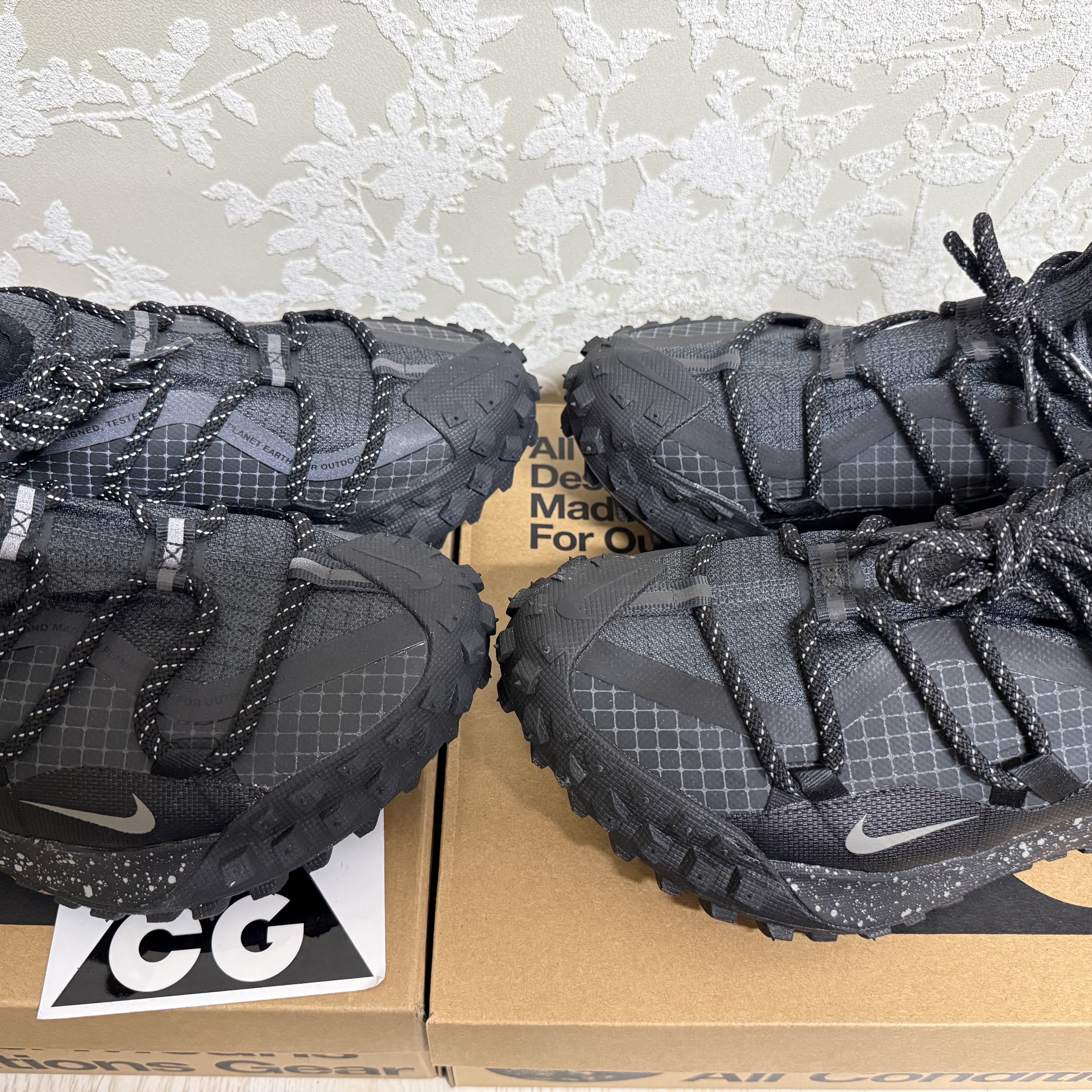 Nike ACG Mountain Fly Low Gore-Tex SE Dark Smoke Grey 착용 스타일 - 6