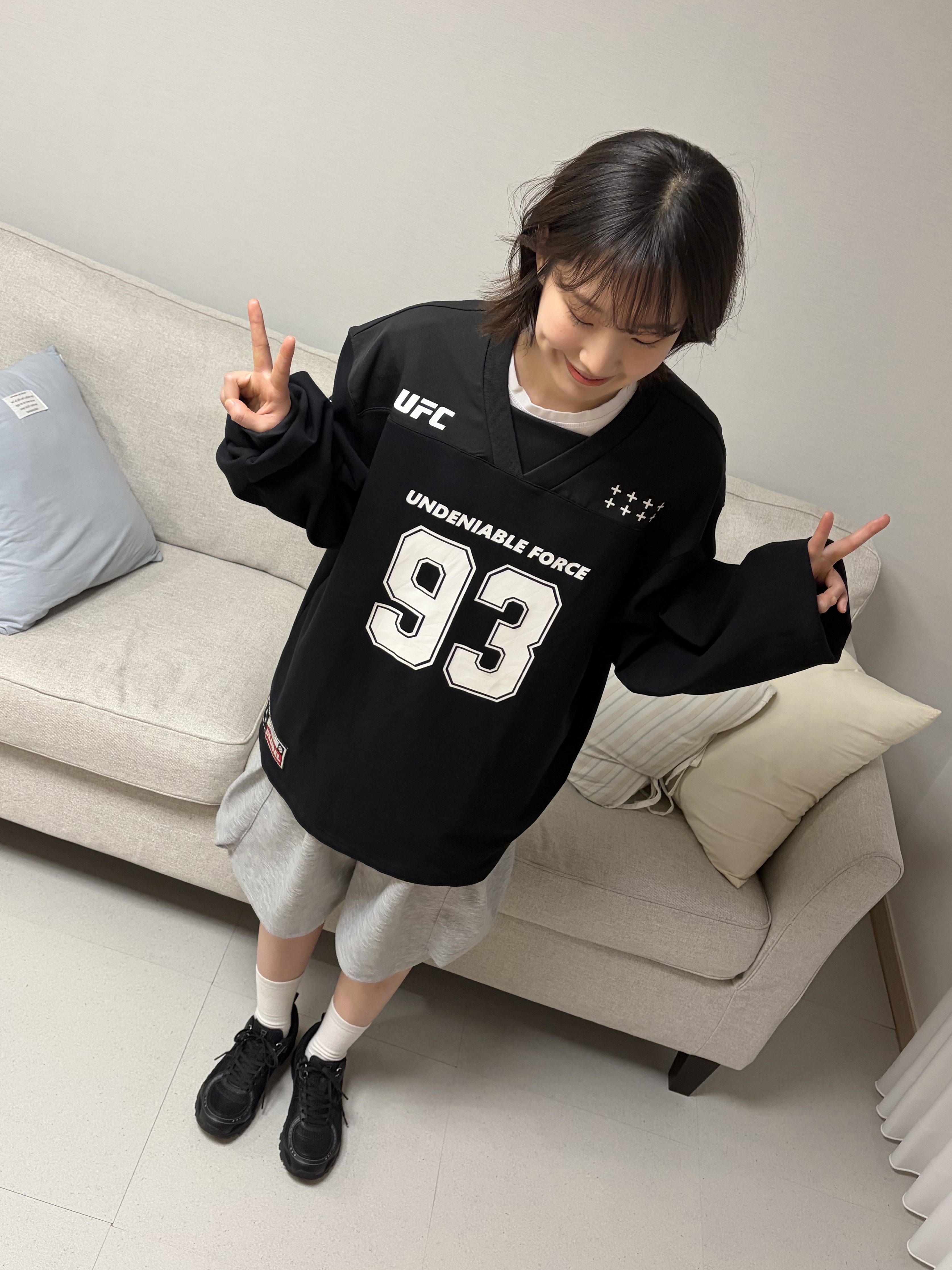 UFC SPORT Football Jersey Oversized Fit Long Sleeve Black 착용 스타일 - 2