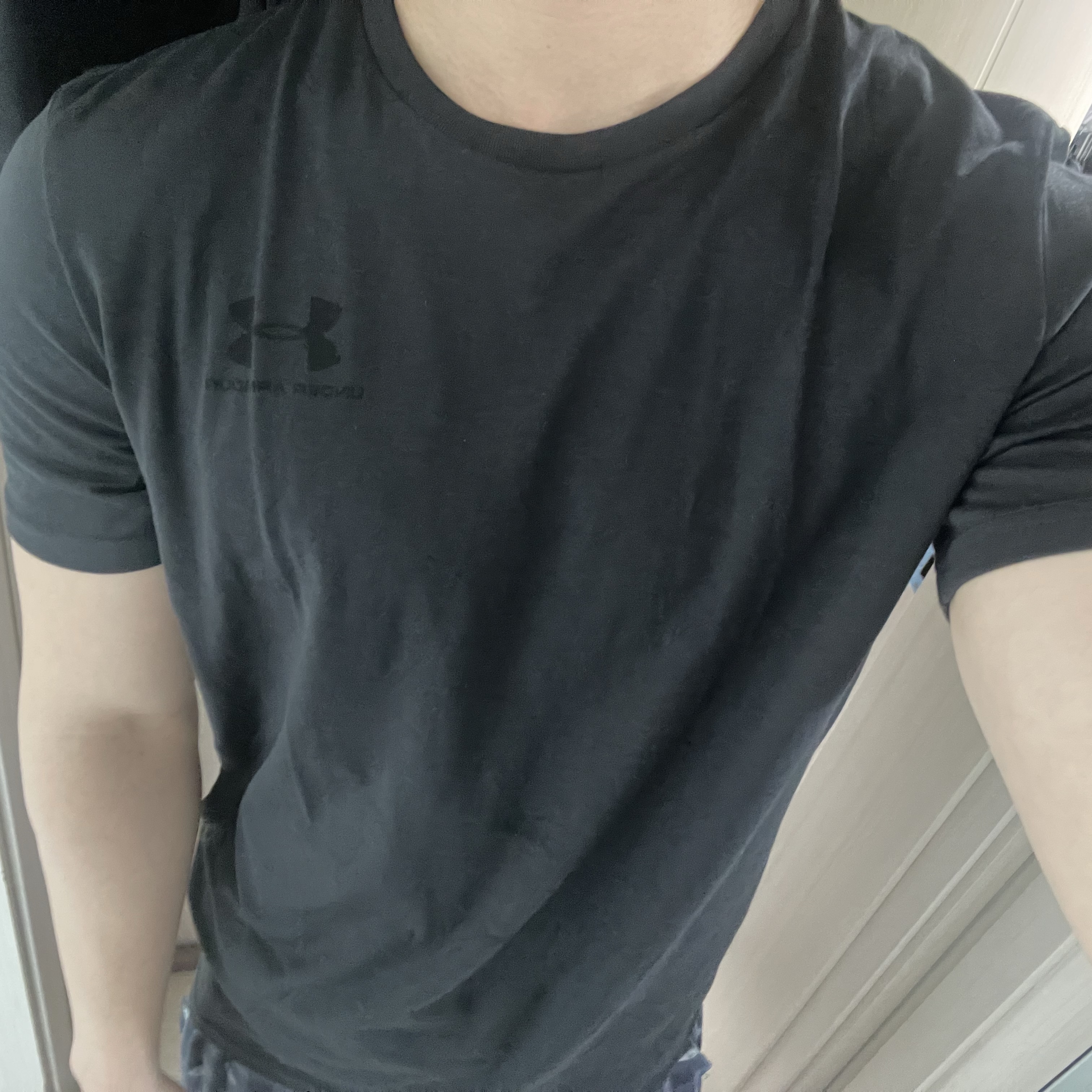 Under Armour Sportstyle Left Chest Short Sleeve Shirt Black 착용 스타일