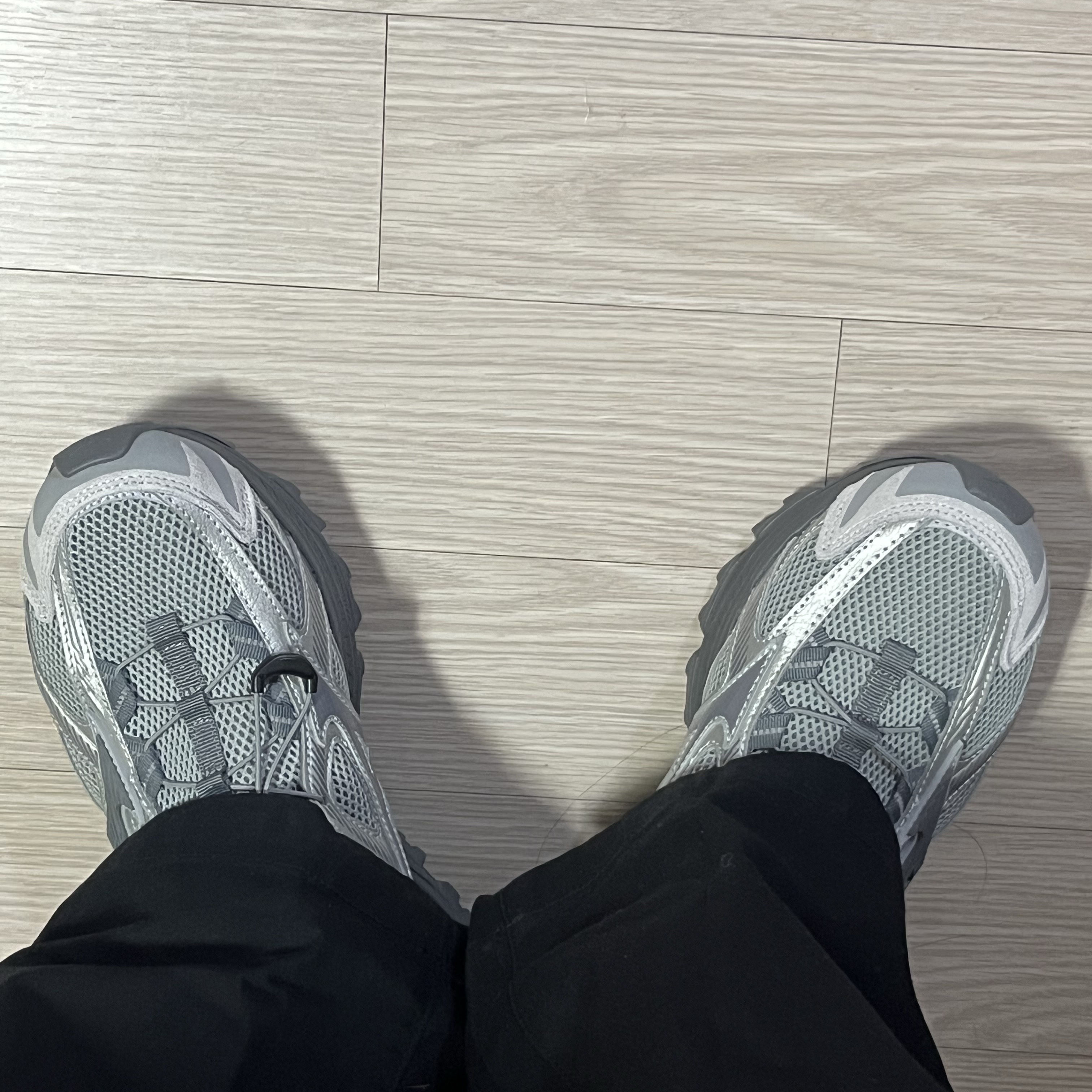 Mizuno Racer Trail SE Silver Grey 착용 스타일 - 2