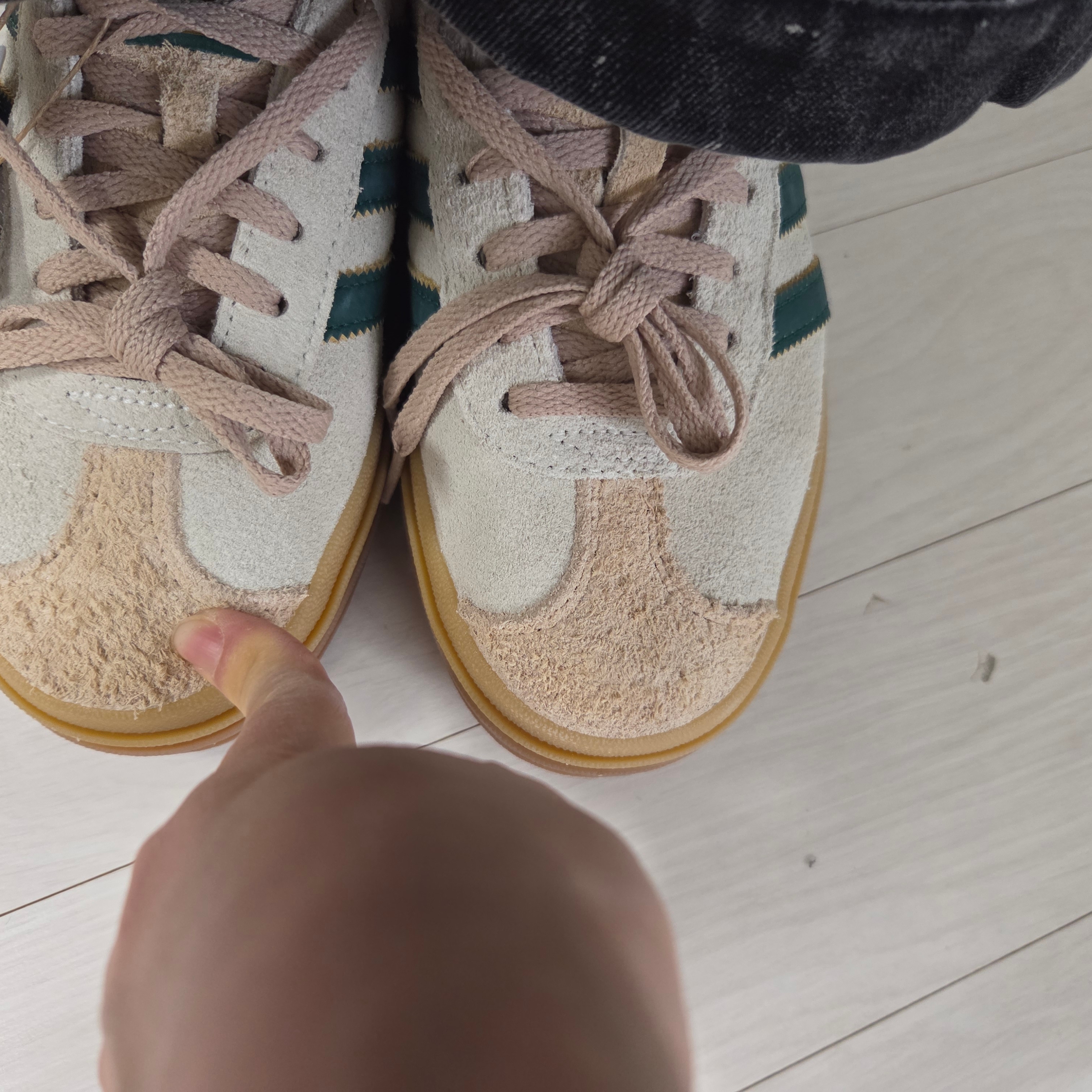 (W) Adidas Gazelle Bold Cream White Collegiate Green 착용 스타일 - 2