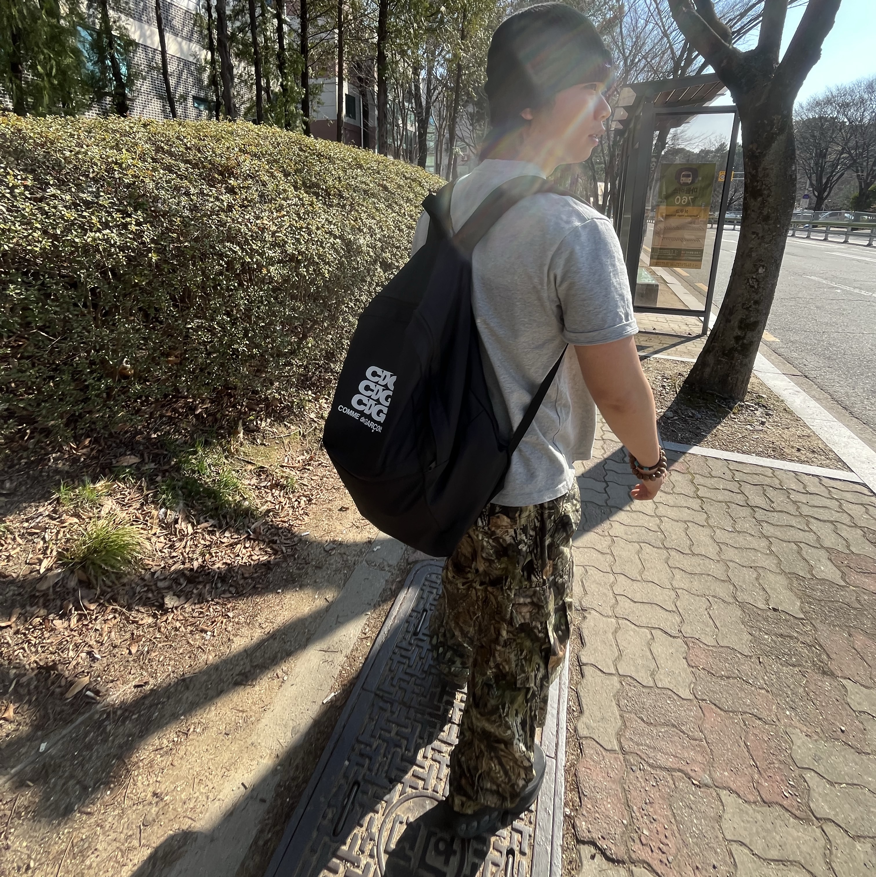 CDG Backpack Black, Nike Air Max Dn Black Grey 착용 스타일 - 1
