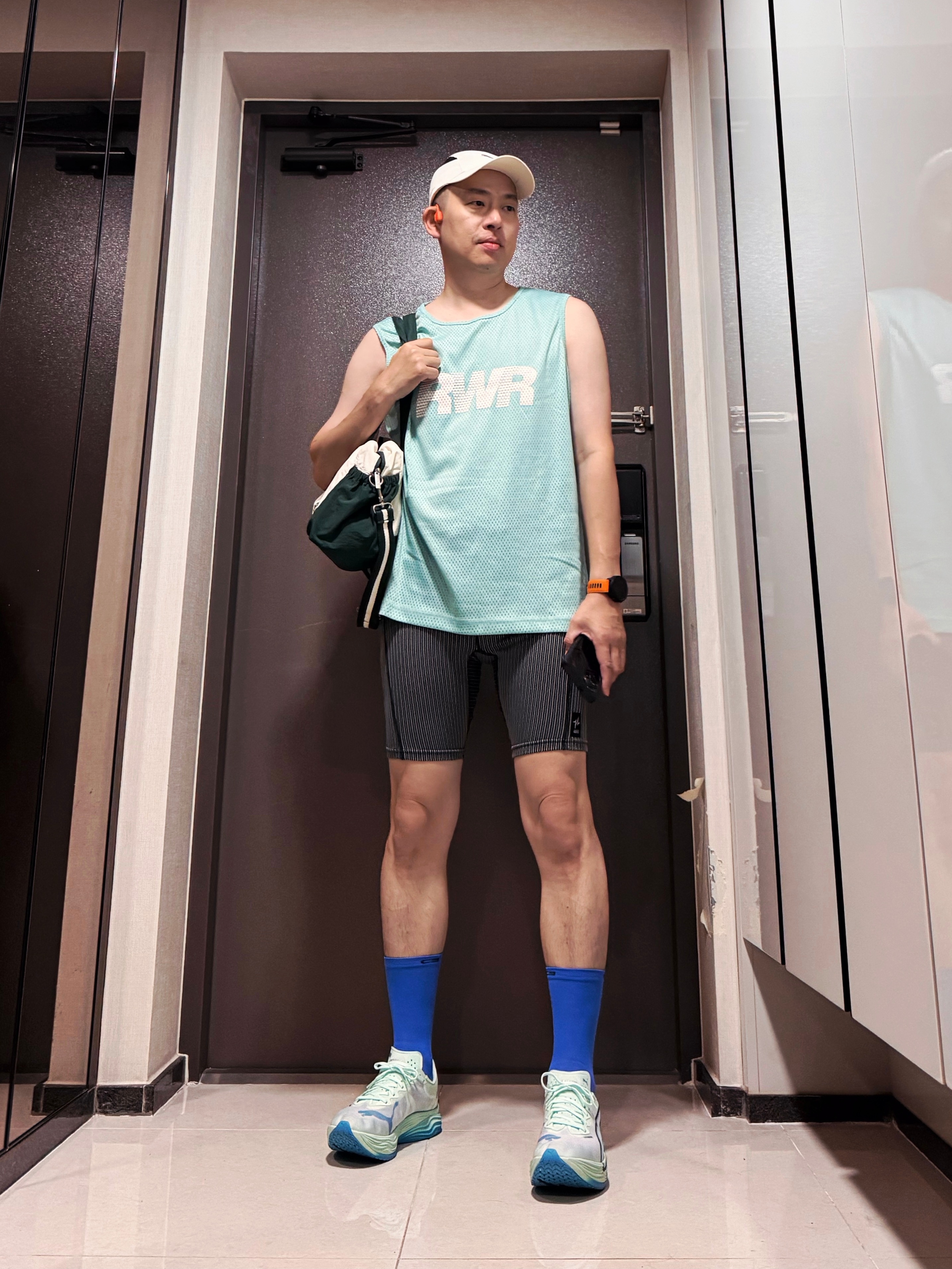 [KREAM 단독] runwhither Singlet Mint 착용 스타일
