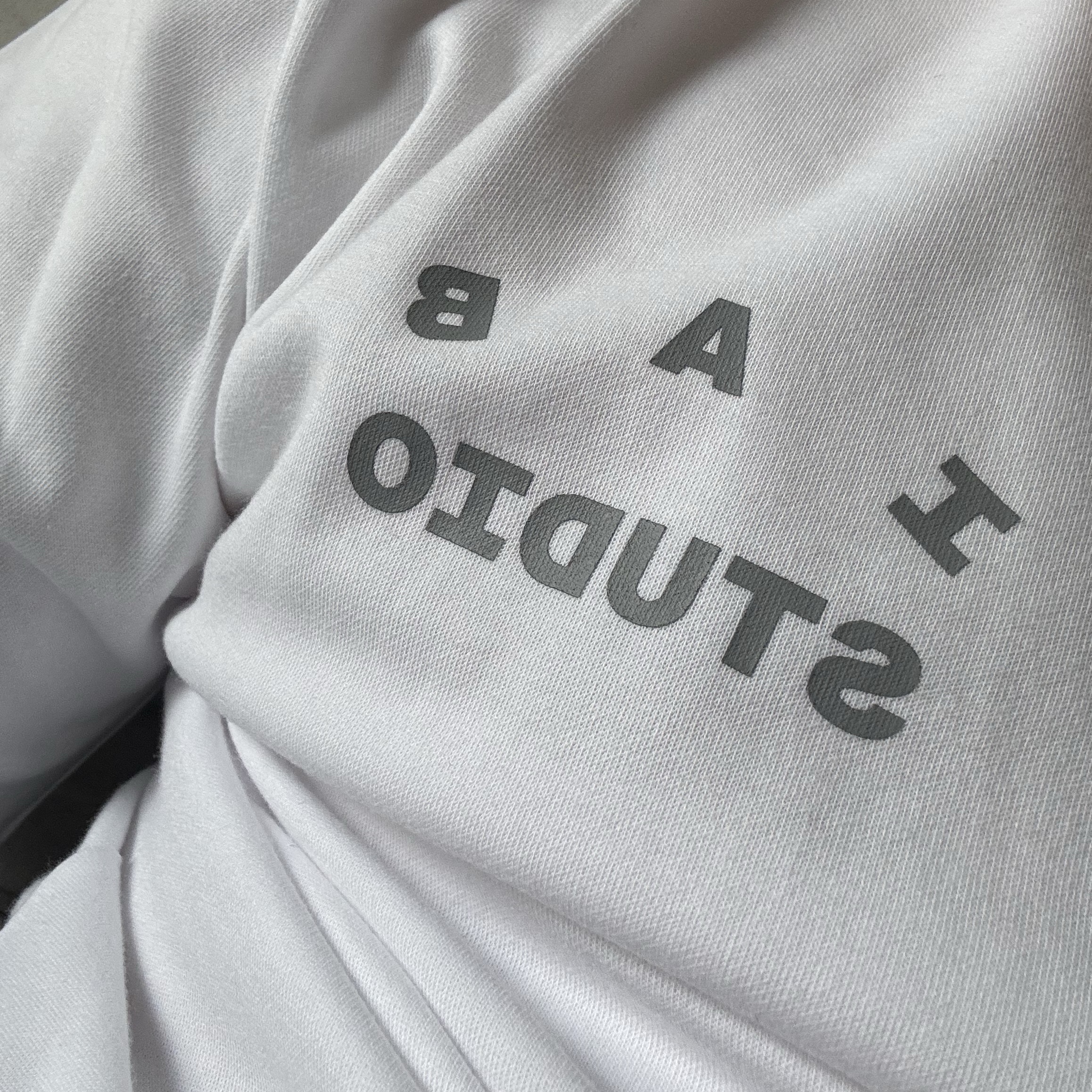 IAB Studio IAB Long Sleeve White - 26SS 착용 스타일