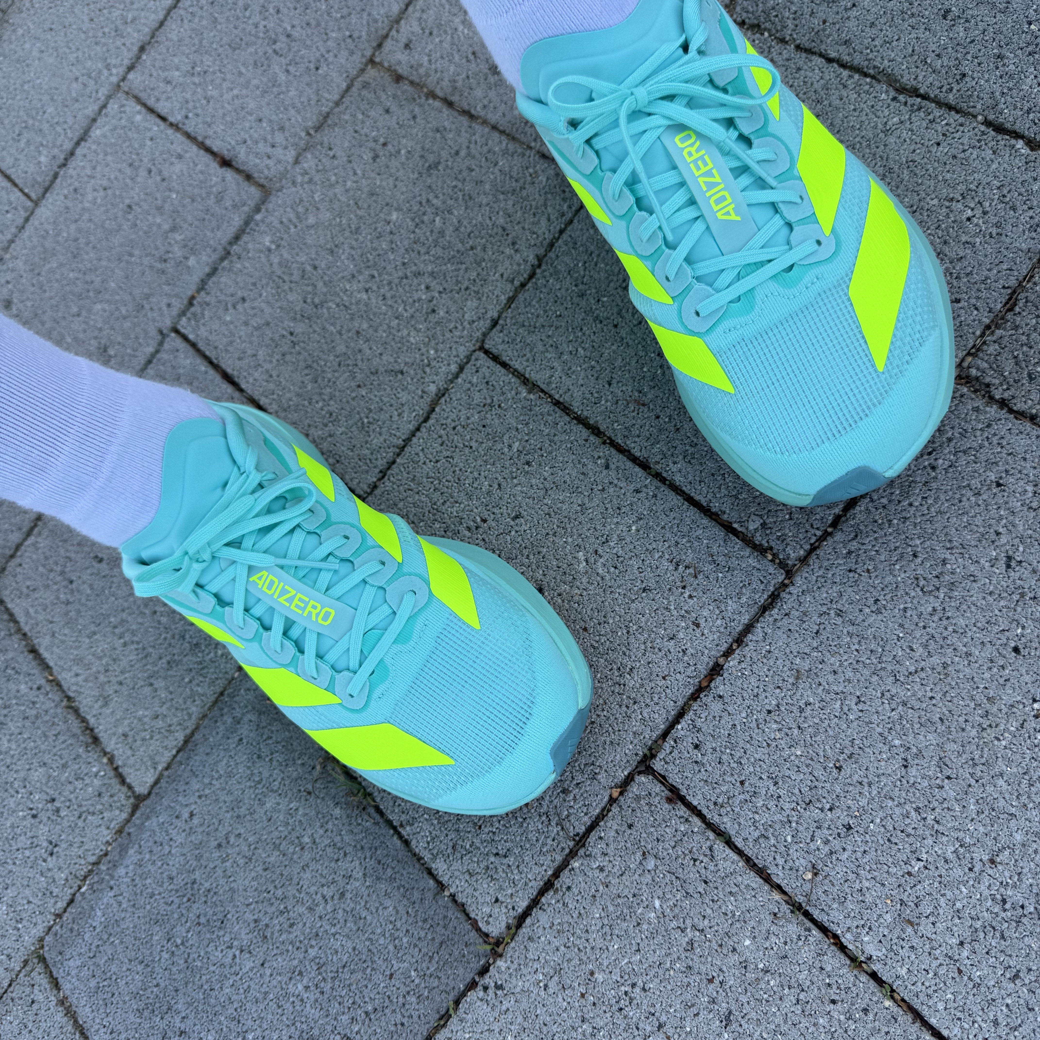 Adidas Adizero EVO SL Flash Aqua Lucid Lemon 착용 스타일 - 1
