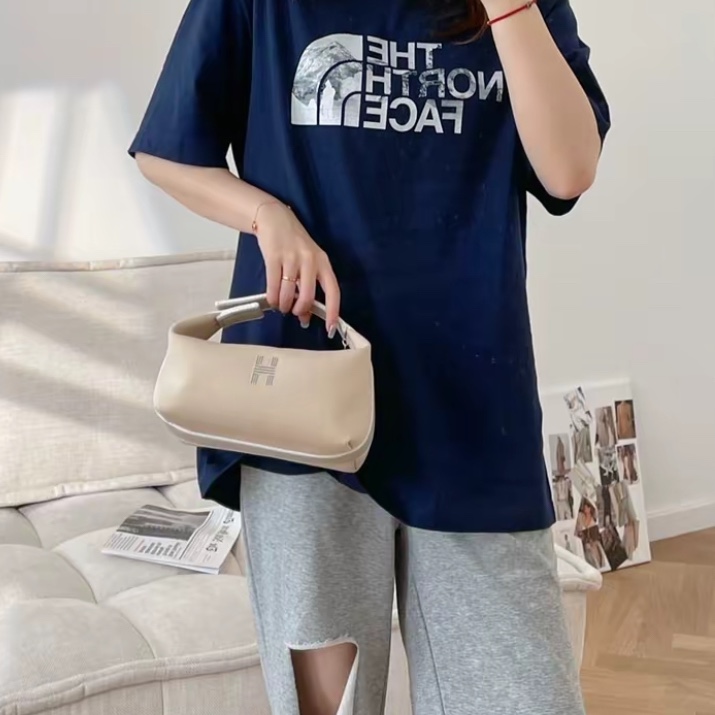 Hermes Large Bride-A-Brac Case Canvas & Naturel 착용 스타일 - 3