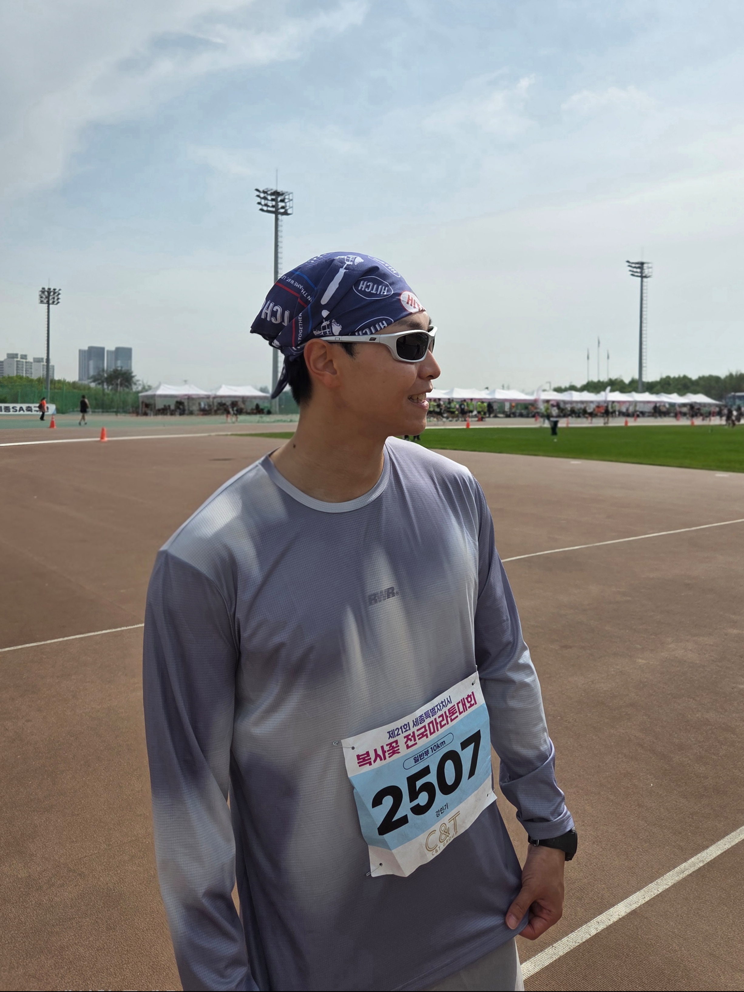 Hoka Rocket X 3 Alabaster Frost, [KREAM 단독] runwhither Race Long Sleeve Sky Blue 착용 스타일 - 4