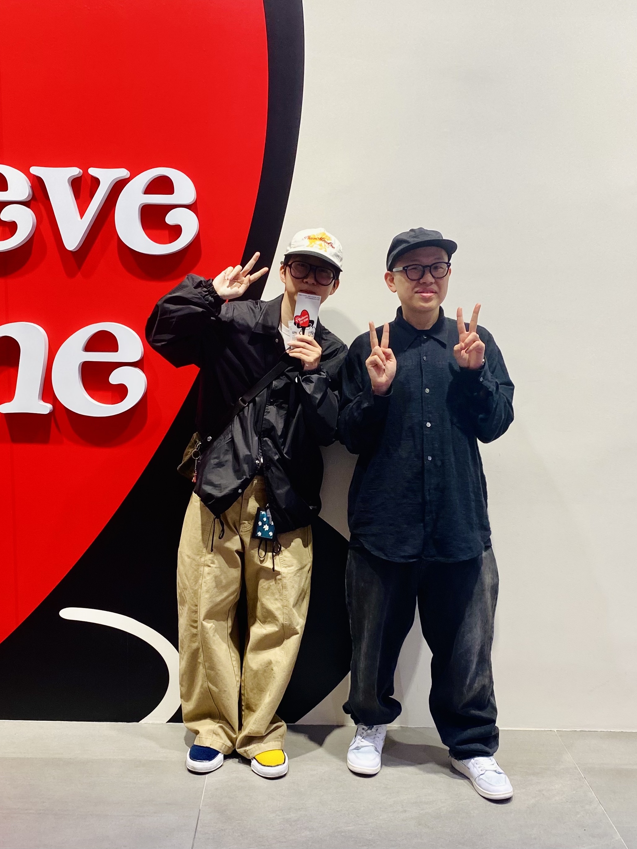 Maison Mihara Yasuhiro Baker Canvas Low-top Sneakers Multi, Peaceminusone x Joopiter Five-Panel Baseball Cap White 착용 스타일 - 1