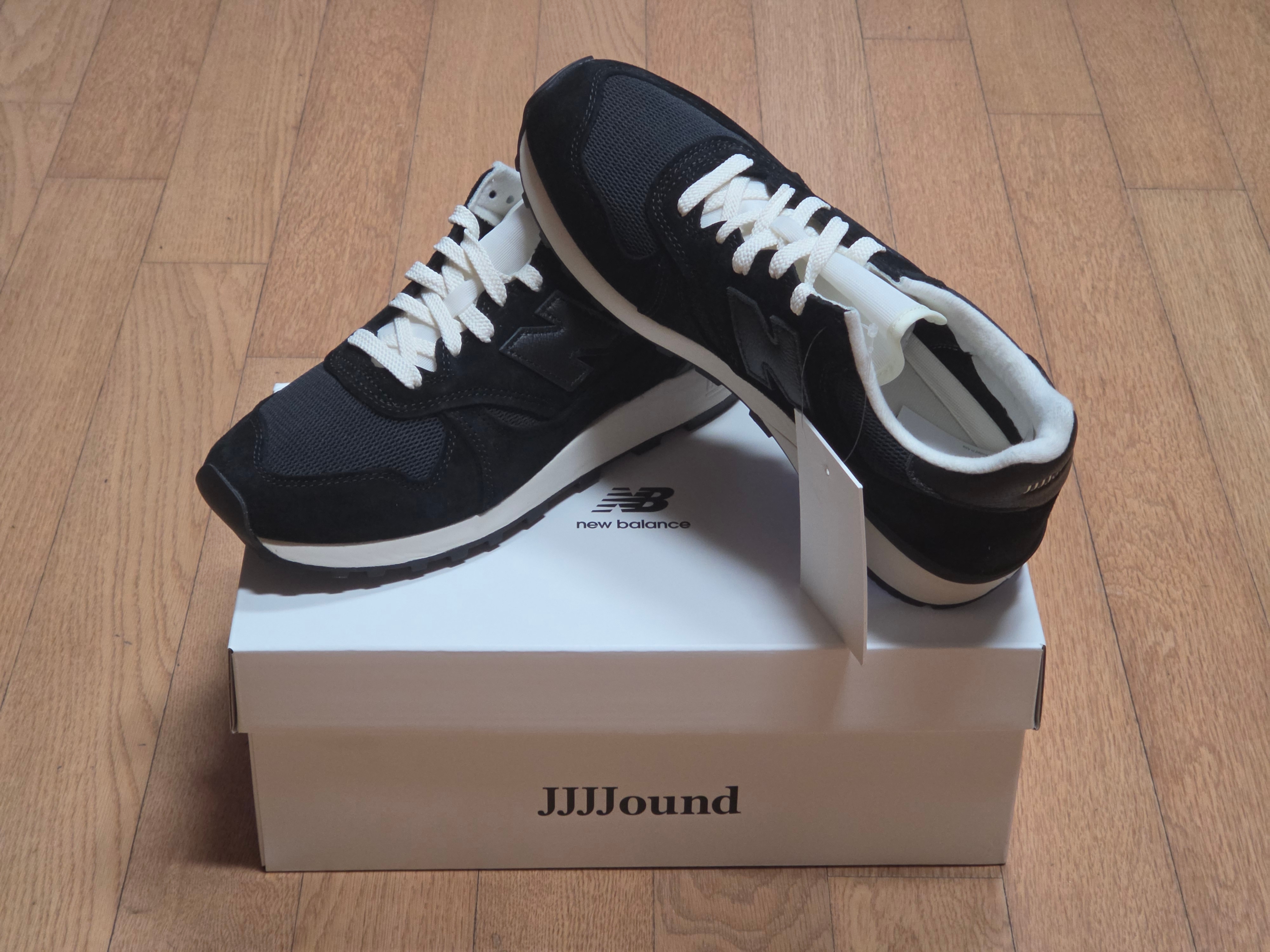 New Balance x JJJJound 475 Black White 착용 스타일 - 1