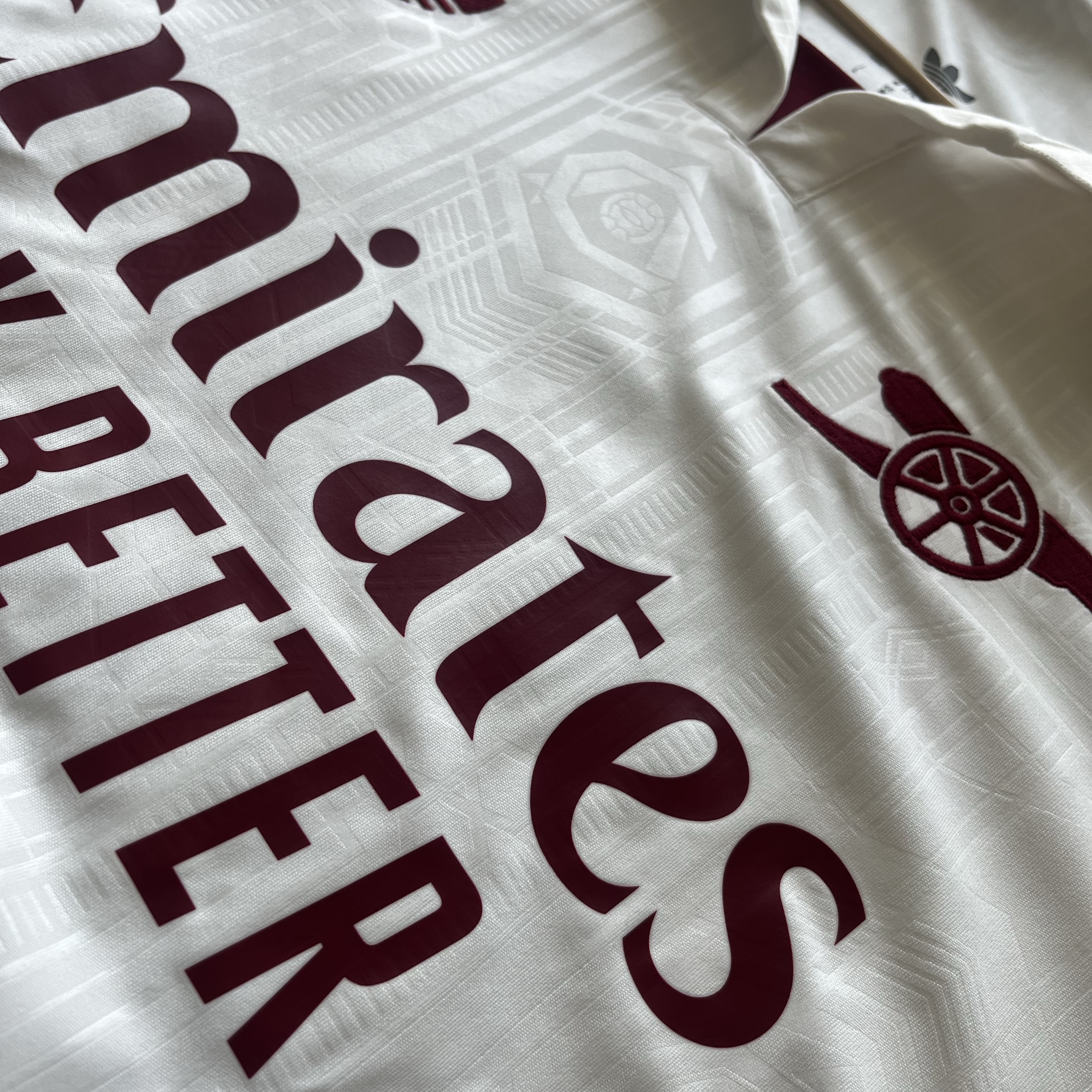 Adidas Arsenal 2025/26 3rd Jersey Cloud White Team Coll Burgundy 2 - KR Sizing (Non Marking Ver.) 착용 스타일 - 1