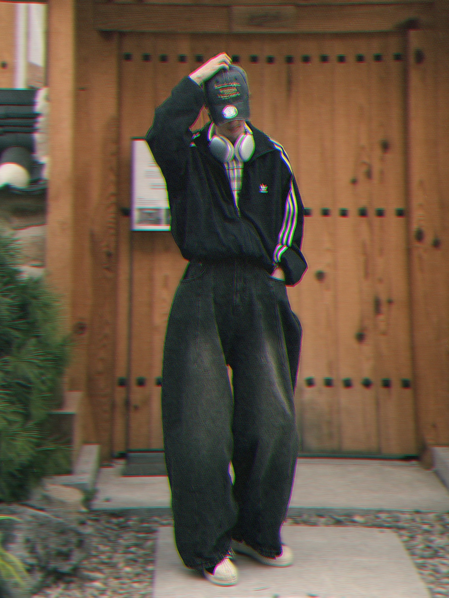 (W) Adidas Adilenium Oversized Track Top Black - KR Sizing, Apple AirPods Max Lightning Silver (Korean Ver.) 착용 스타일 - 1