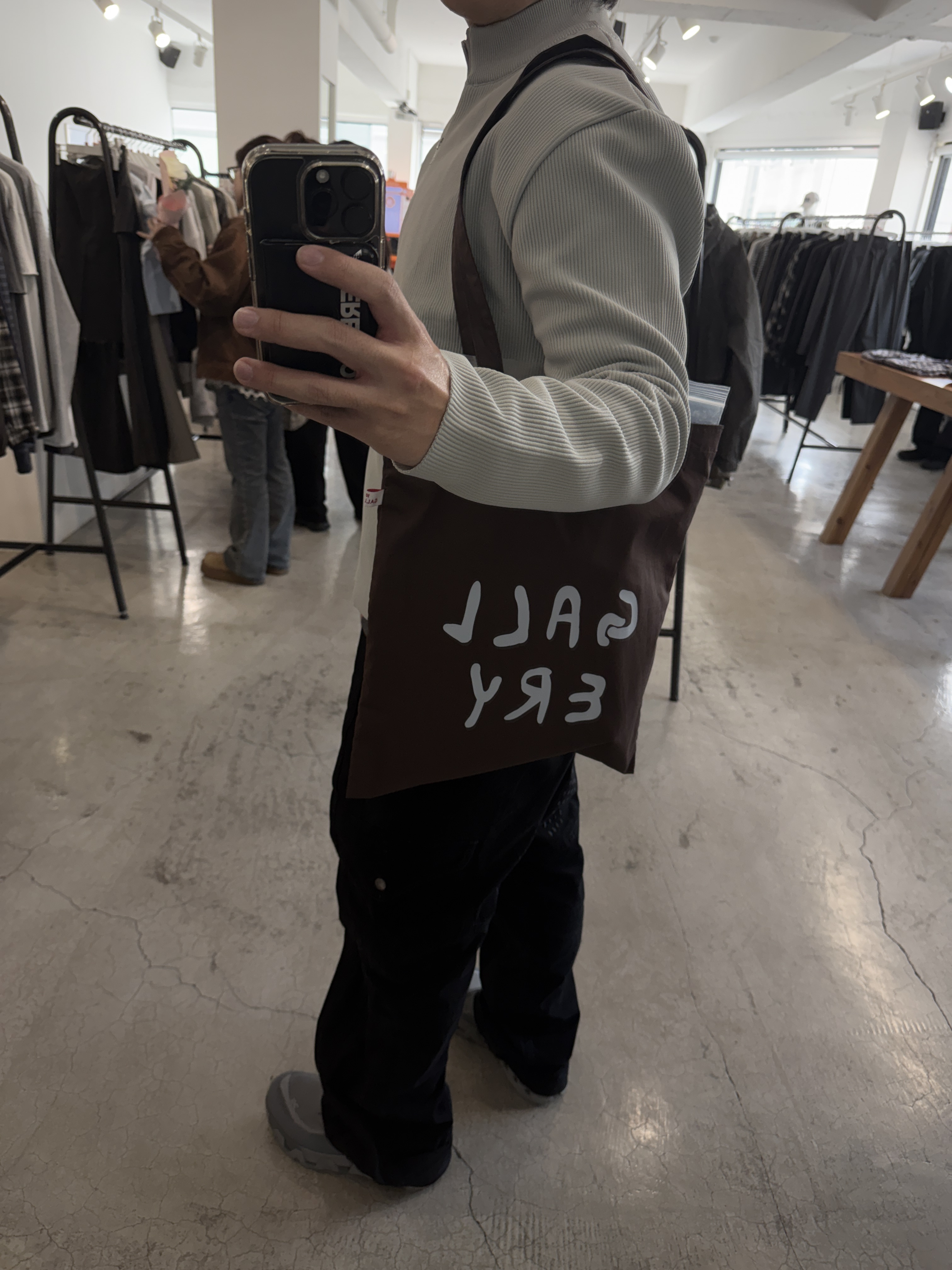 Ignota Core:13 Vein Cargo Pants Black, On Running x Post Archive Faction (Paf) Cloudmonster Hyper Phantom Apollo 착용 스타일 - 4