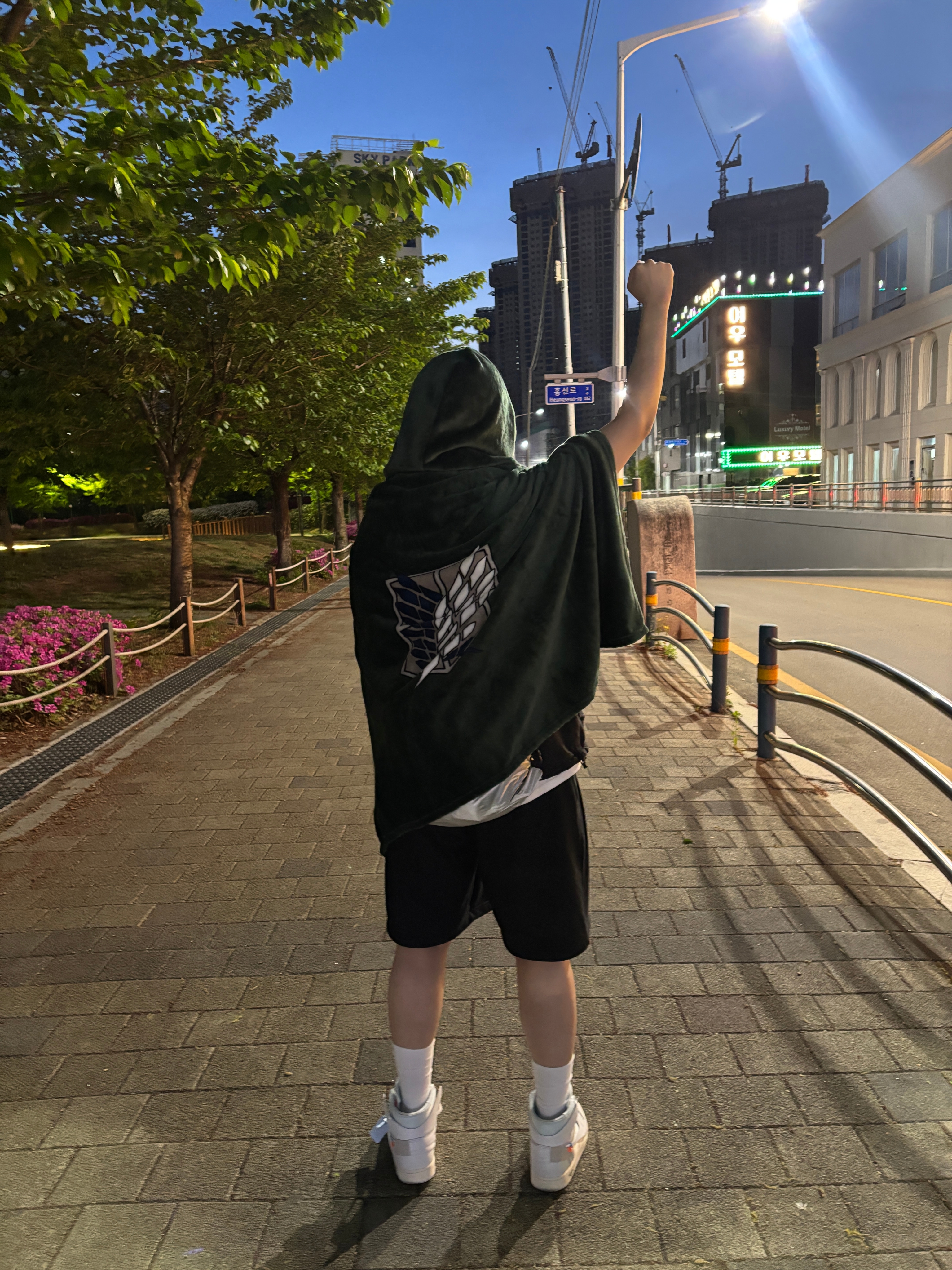 Jordan 1 x Virgil Abloh Archive Retro High Alaska White, Stussy x Our Legacy Surfman Pigment Dyed T-Shirt Natural 착용 스타일