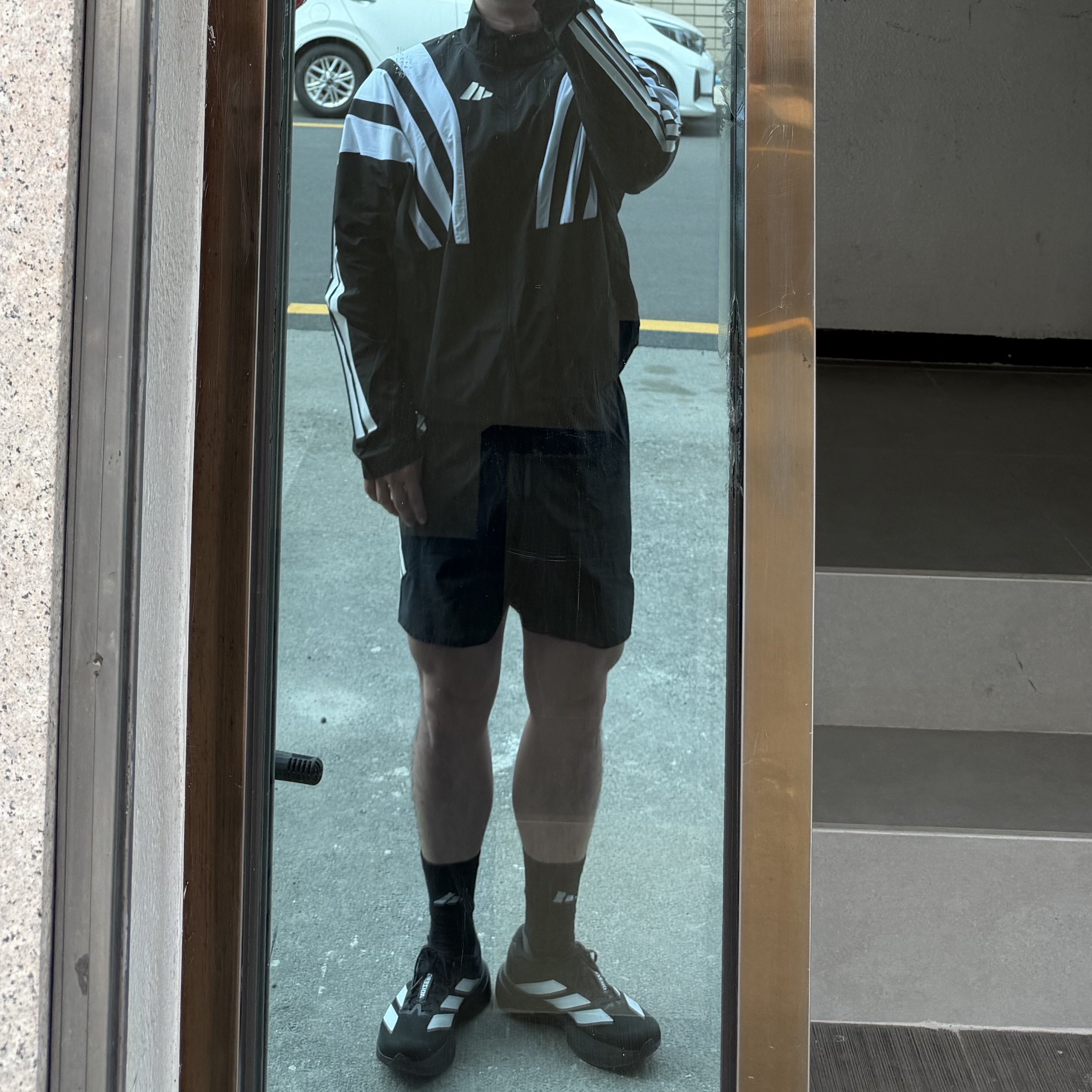 Adidas Adizero Archive Running Jacket Black - KR Sizing 착용 스타일