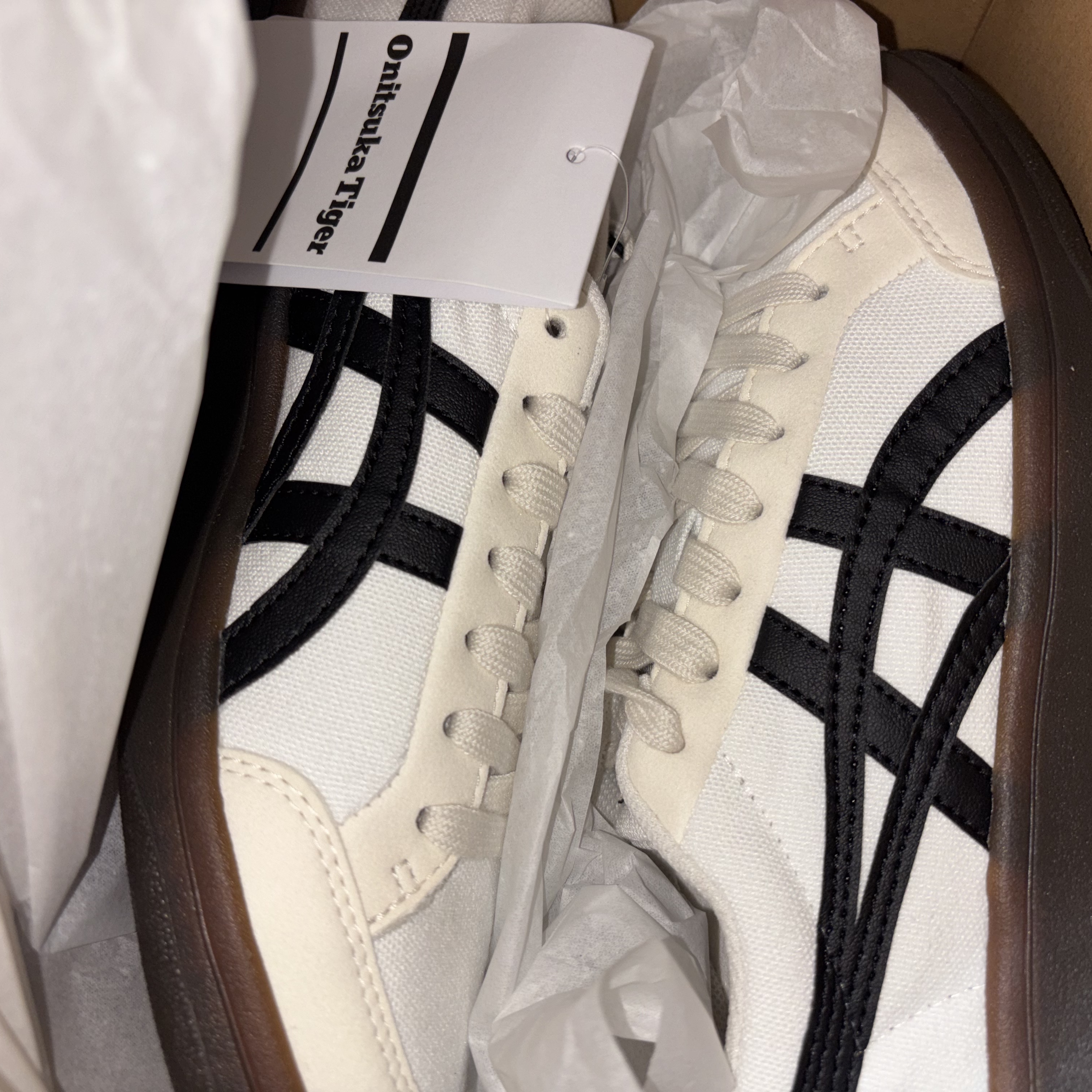 Onitsuka Tiger Advanti Cream White Black 착용 스타일