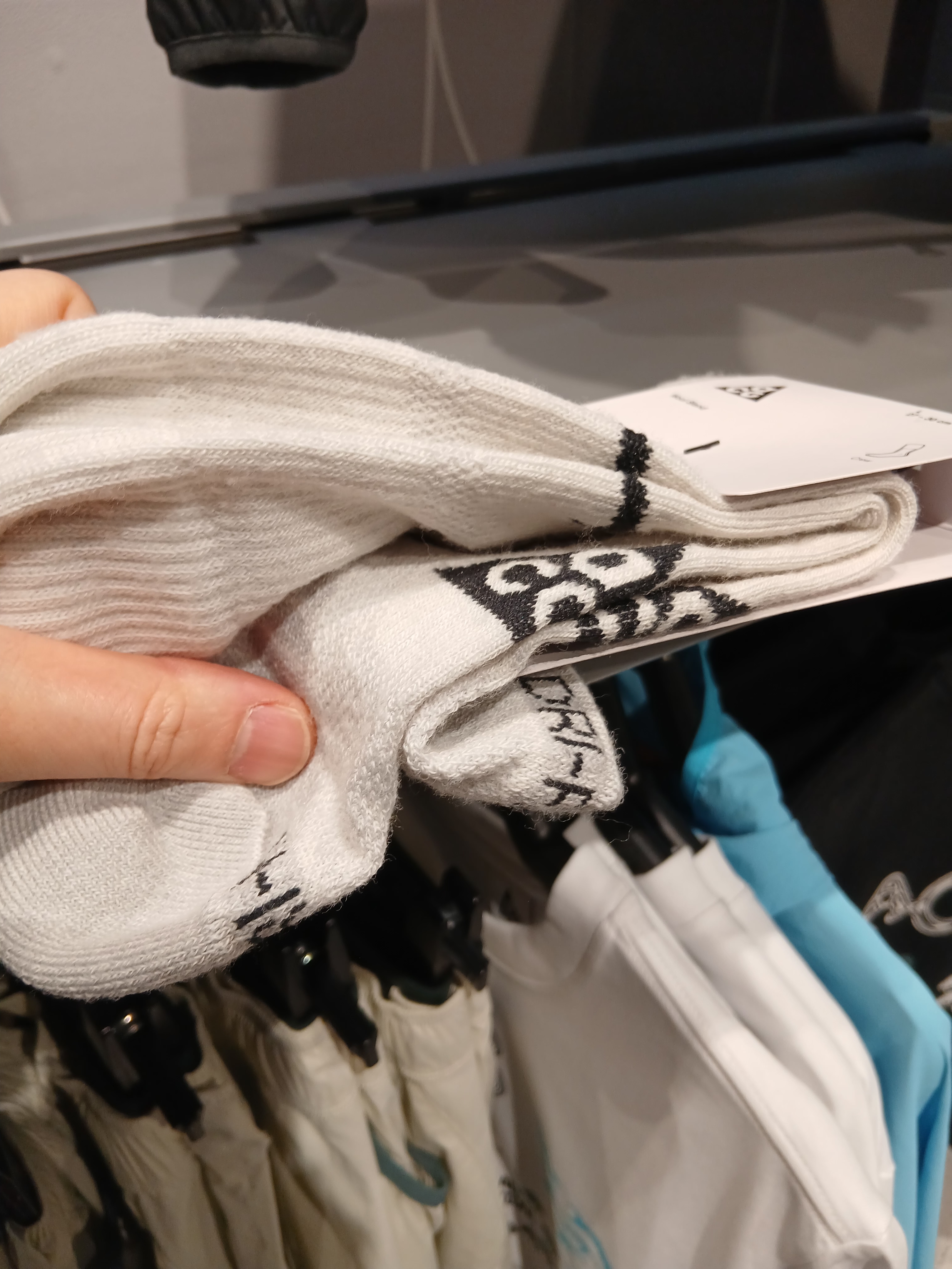 (W) Nike ACG Dri-Fit T-Shirt Black - Asia, (W) Nike ACG Dri-Fit T-Shirt Summit White - Asia 착용 스타일 - 5