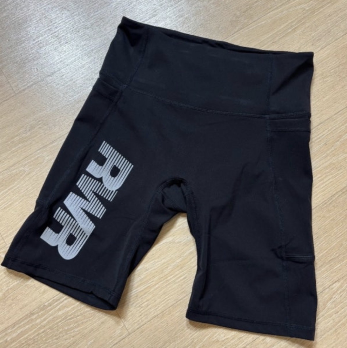 [KREAM 단독] runwhither Half Tights Black 착용 스타일