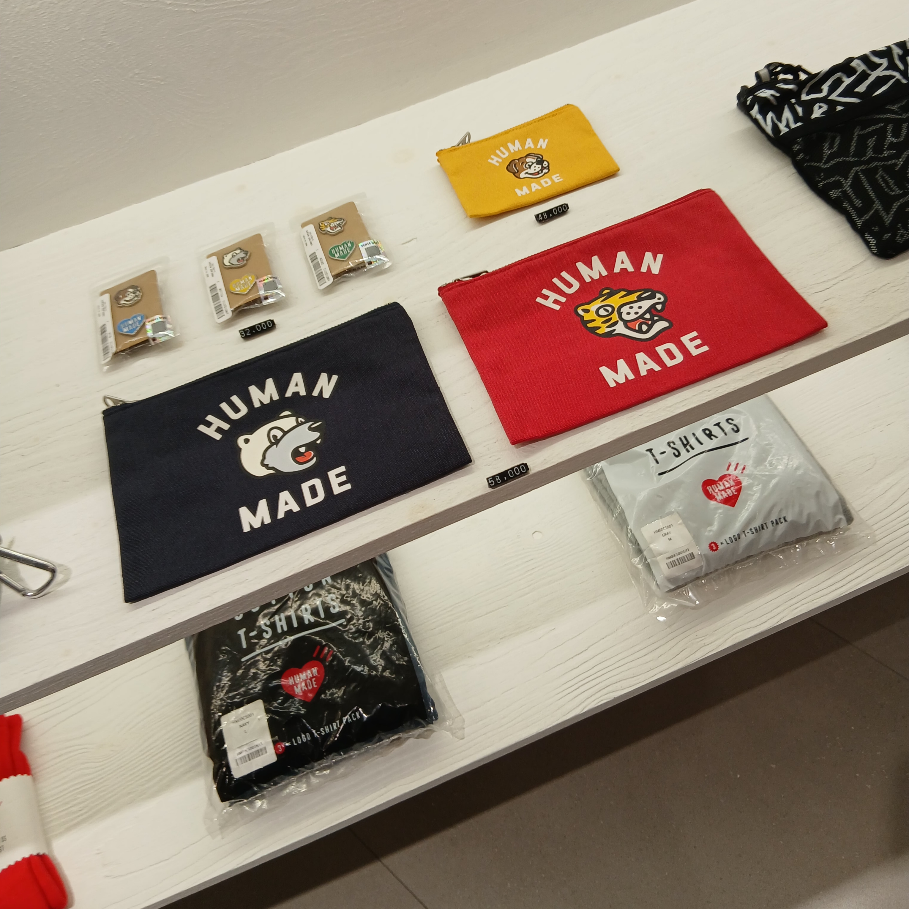 Human Made Graphic T-Shirt White, Human Made Graphic T-Shirt Black 착용 스타일 - 3