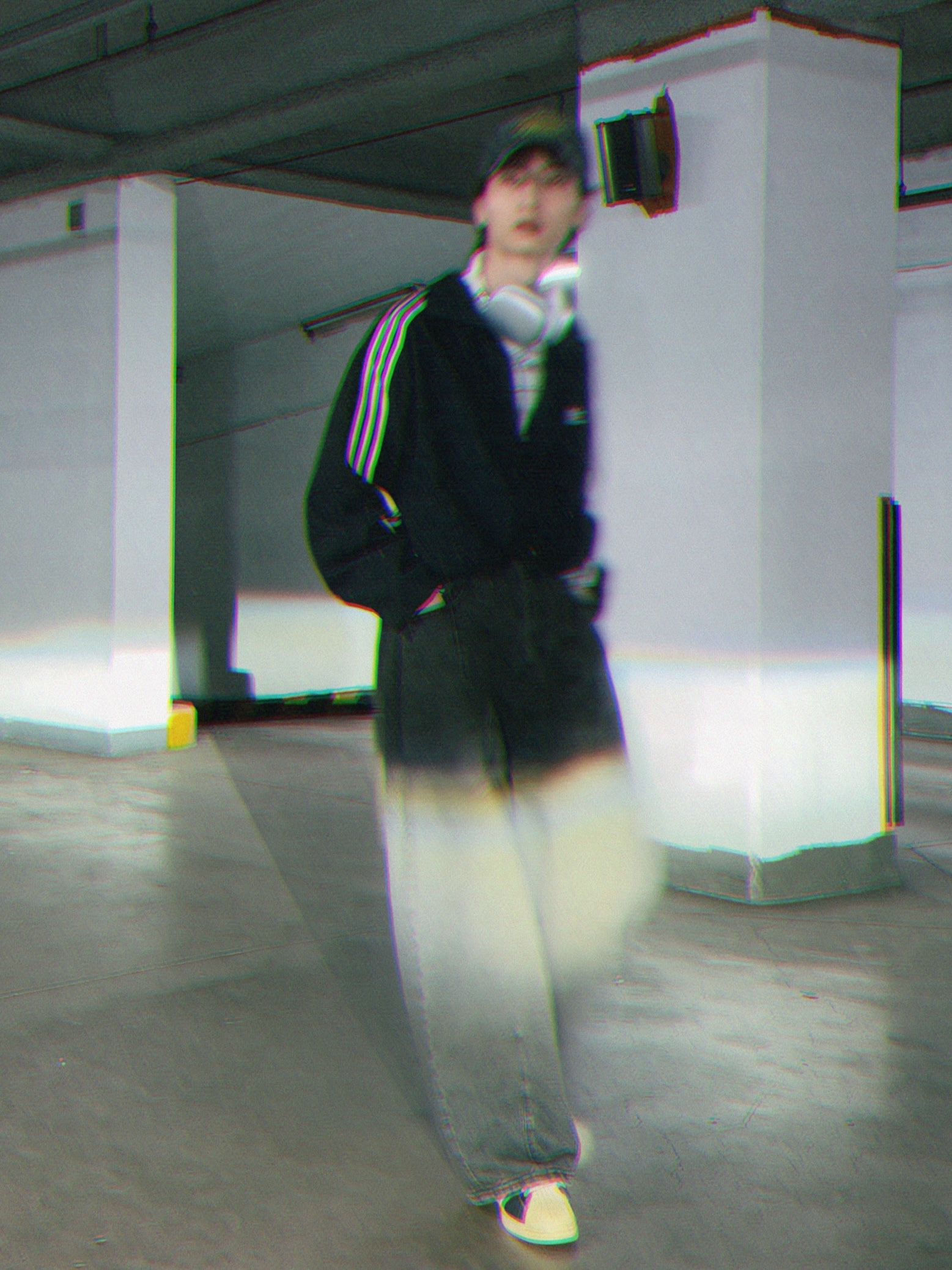 (W) Adidas Adilenium Oversized Track Top Black - KR Sizing, Apple AirPods Max Lightning Silver (Korean Ver.) 착용 스타일 - 6