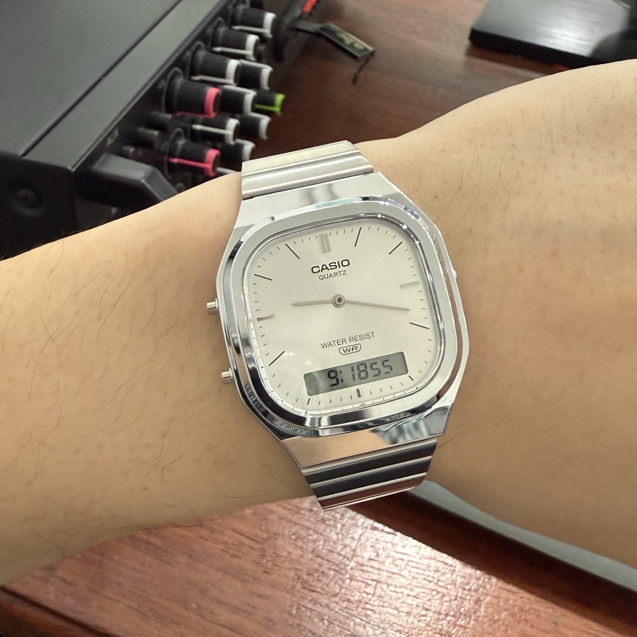 Casio AQ-240E-7A 착용 스타일
