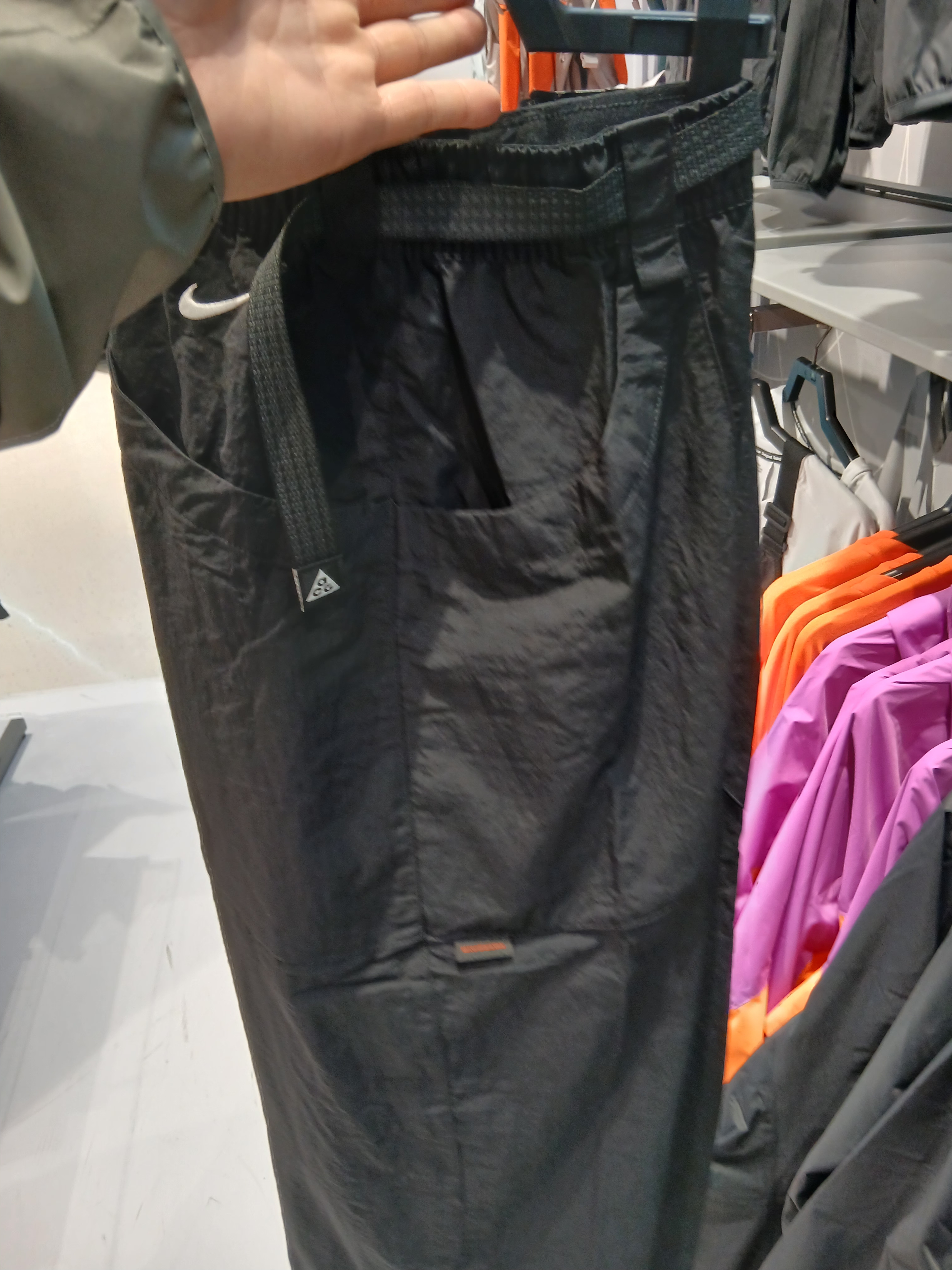 Nike ACG Five Towers UV Protection Jacket Anthracite Summit White - Asia, Nike ACG Second Sunrise Dri-Fit ADV 5 Inch Brief Lined Shorts Black Anthracite - Asia 착용 스타일 - 7