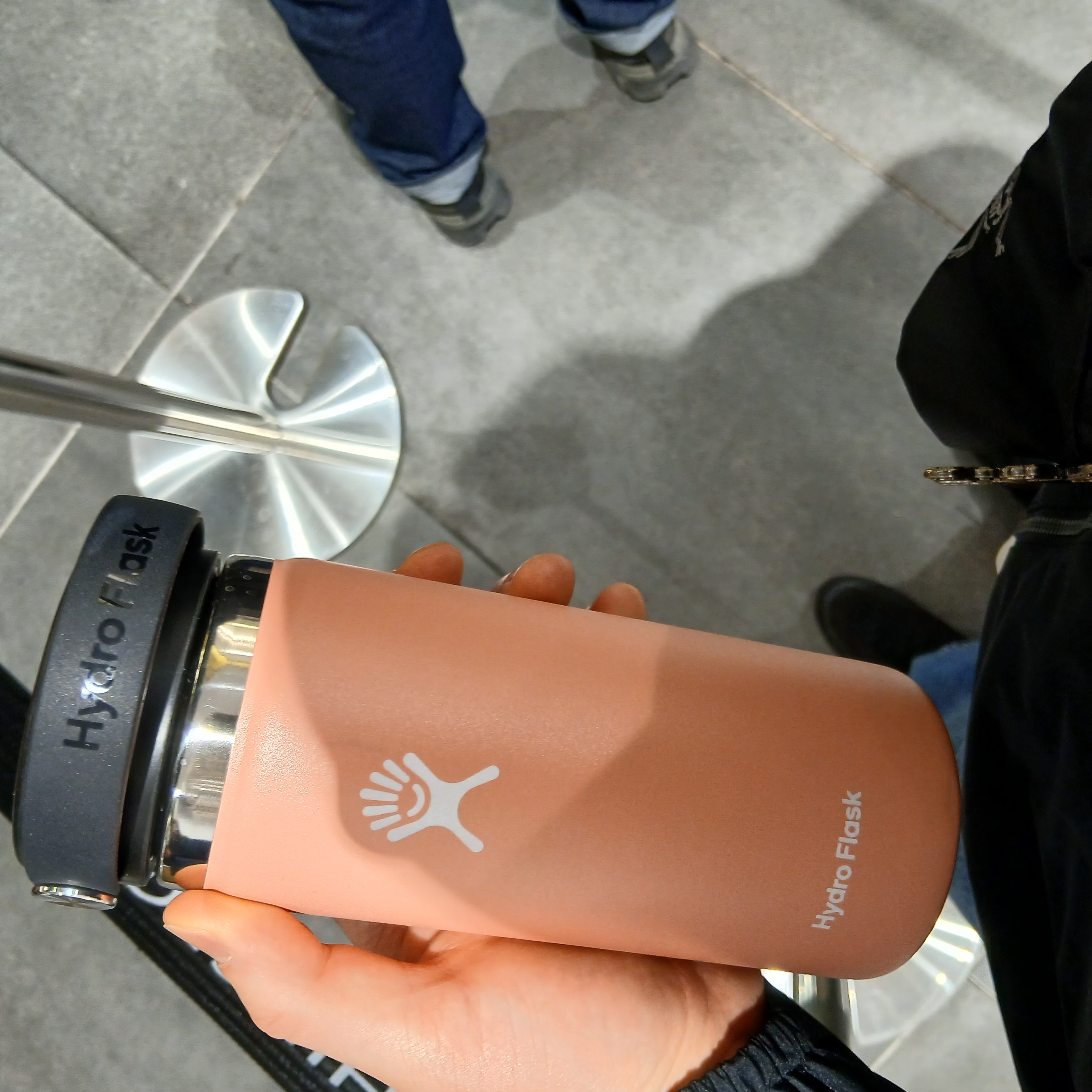 Arc'teryx Heliad 6 Crossbody Bag Black, Arc'teryx Keyring Metal 착용 스타일 - 2