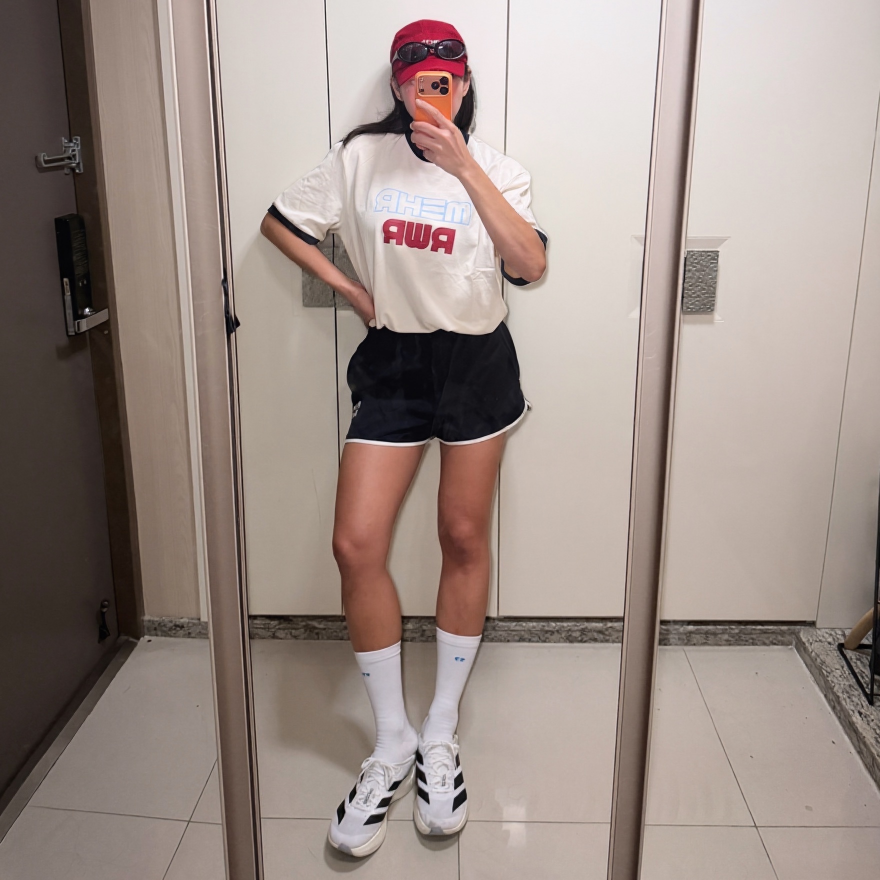 [KREAM 단독] RWR x MEHR Ringer T-Shirt Cream, [KREAM 단독] RWR x MEHR 3inch Shorts Dark Navy 착용 스타일 - 2
