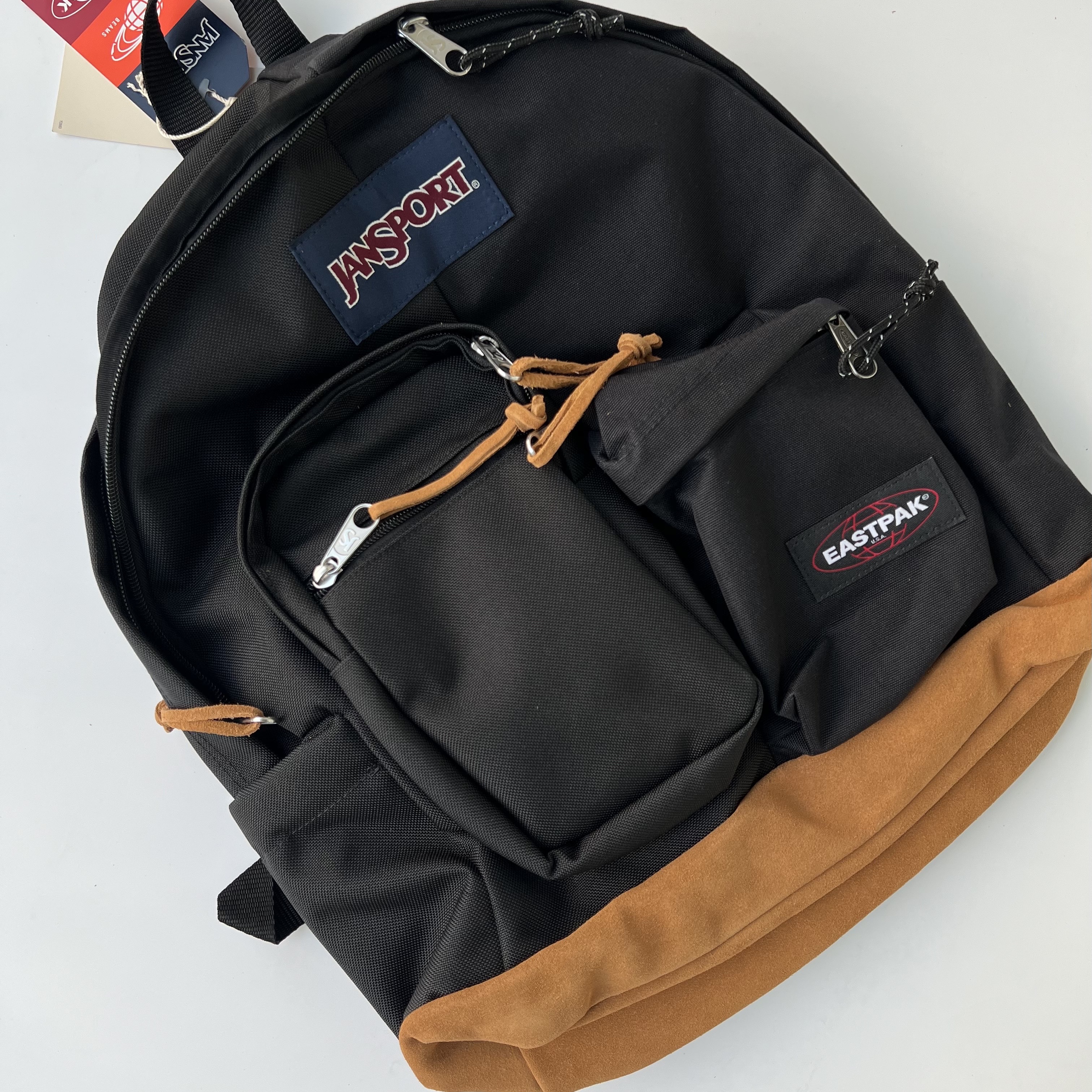 Jansport x Eastpak Hybrid Pack Backpack Black Black, Jansport x Eastpak Hybrid Pack Backpack Green Navy 착용 스타일 - 4