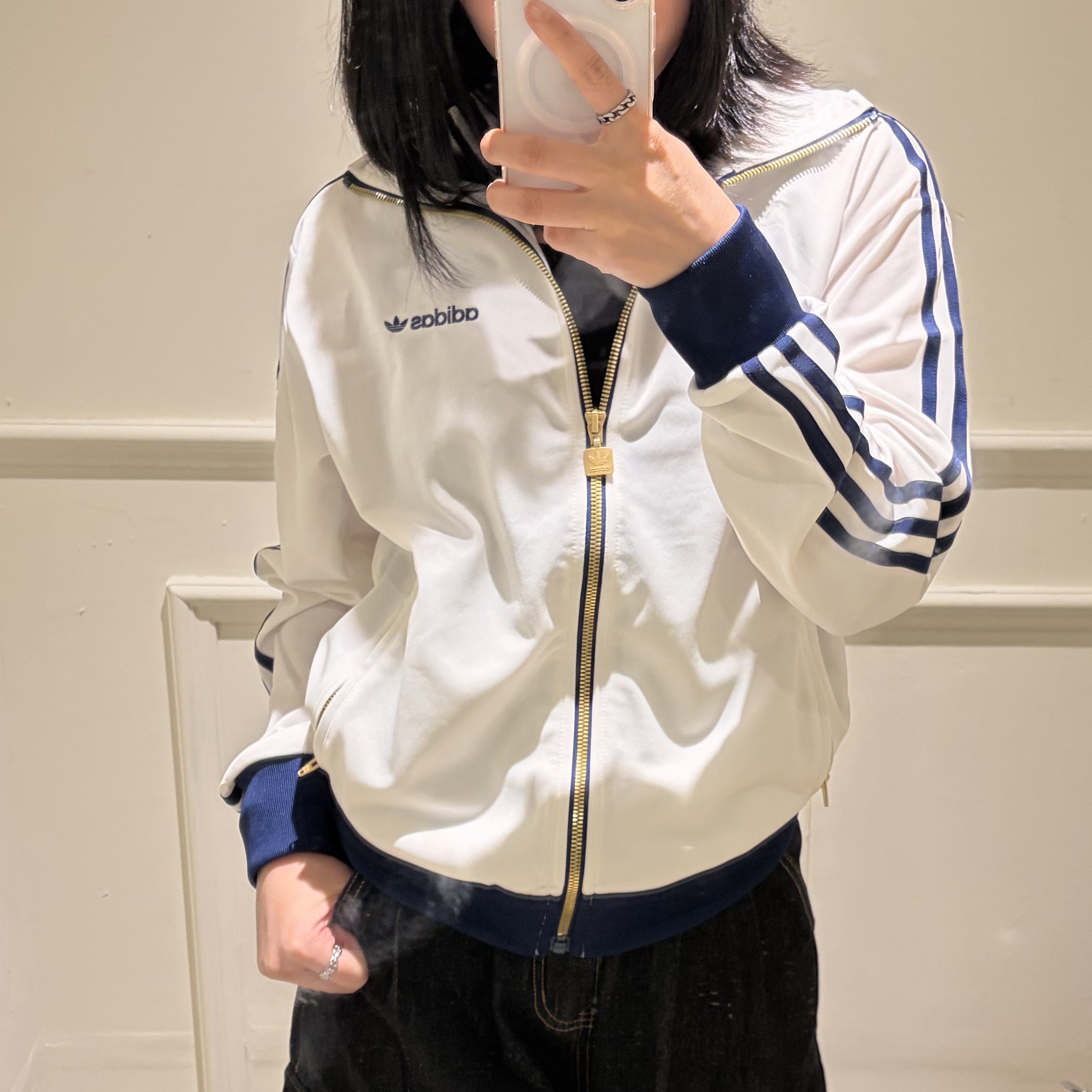 (W) Adidas Firebird Badge Track Top Cloud White - KR Sizing 착용 스타일