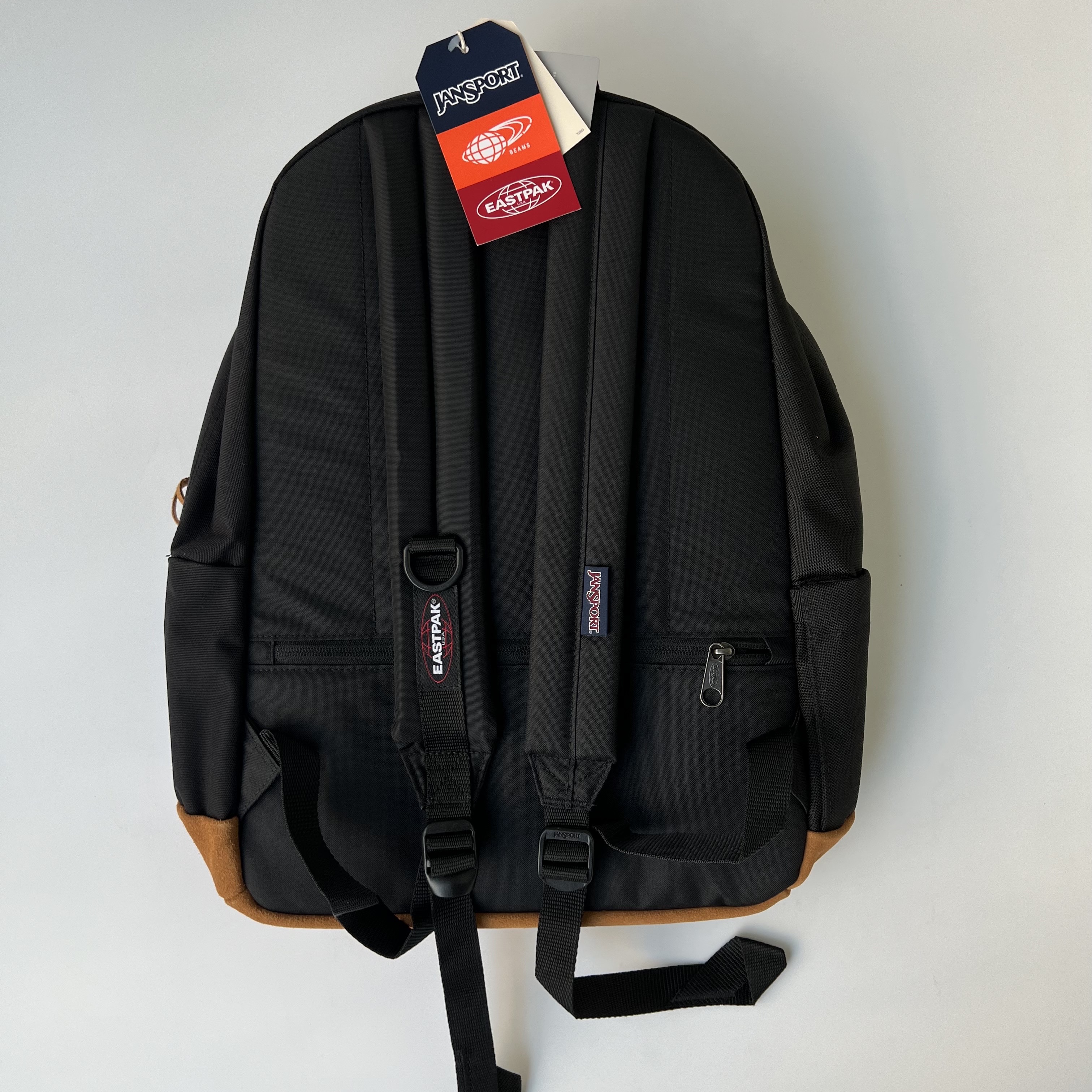 Jansport x Eastpak Hybrid Pack Backpack Black Black, Jansport x Eastpak Hybrid Pack Backpack Green Navy 착용 스타일 - 2