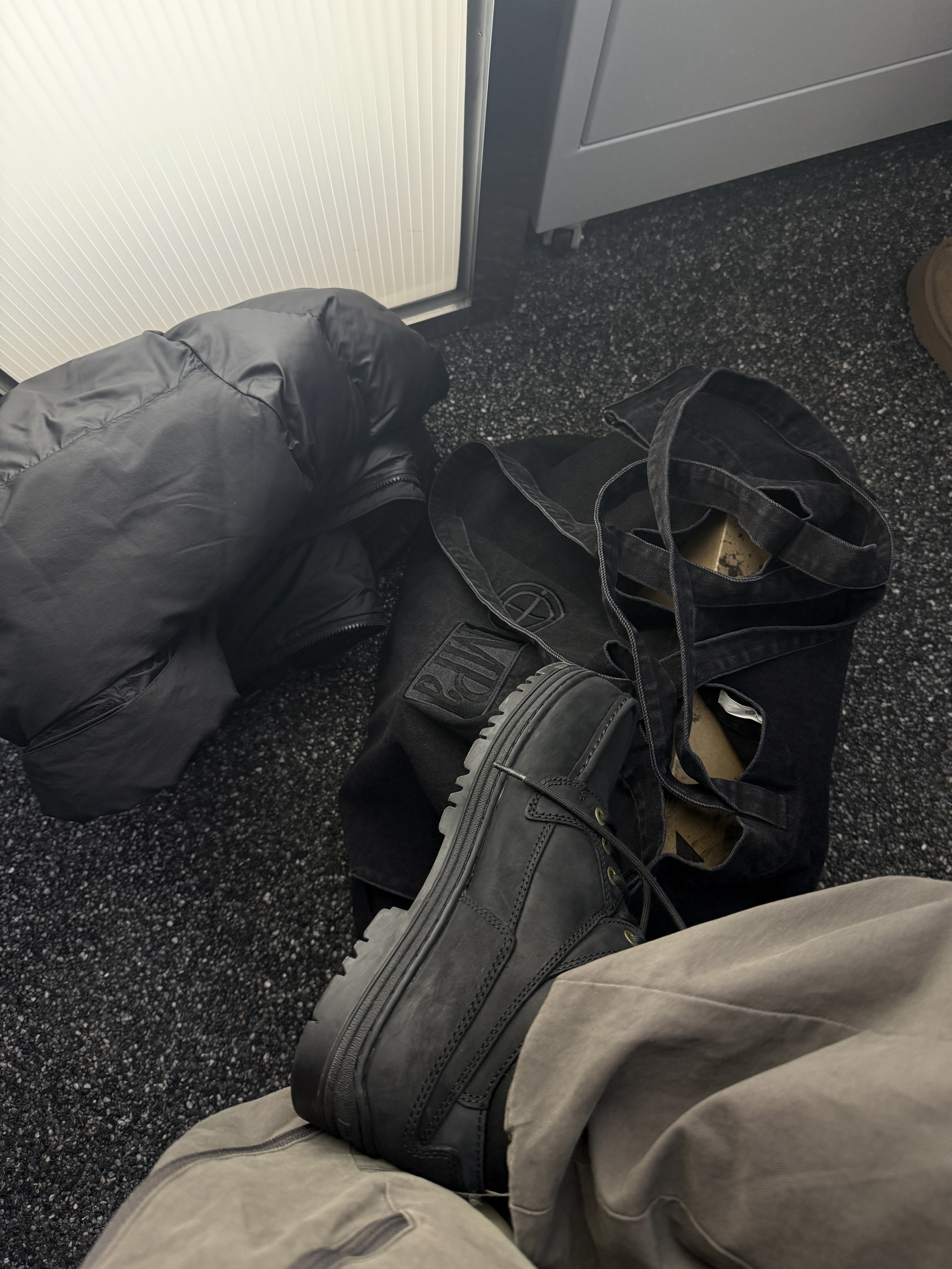 Sansan Gear Affine Curve Jacket Black_26SS, Sansan Gear Zipper Pants Dark Grey - 22FW 착용 스타일 - 2