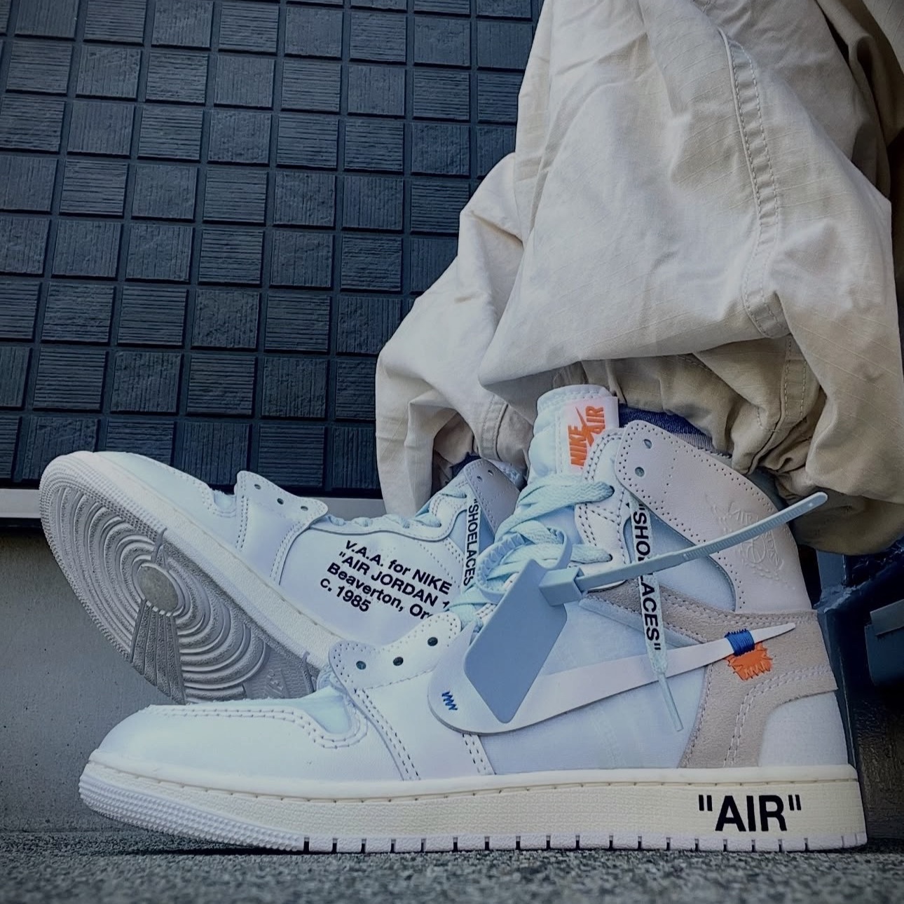 Jordan 1 x Virgil Abloh Archive Retro High Alaska White 착용 스타일 - 3