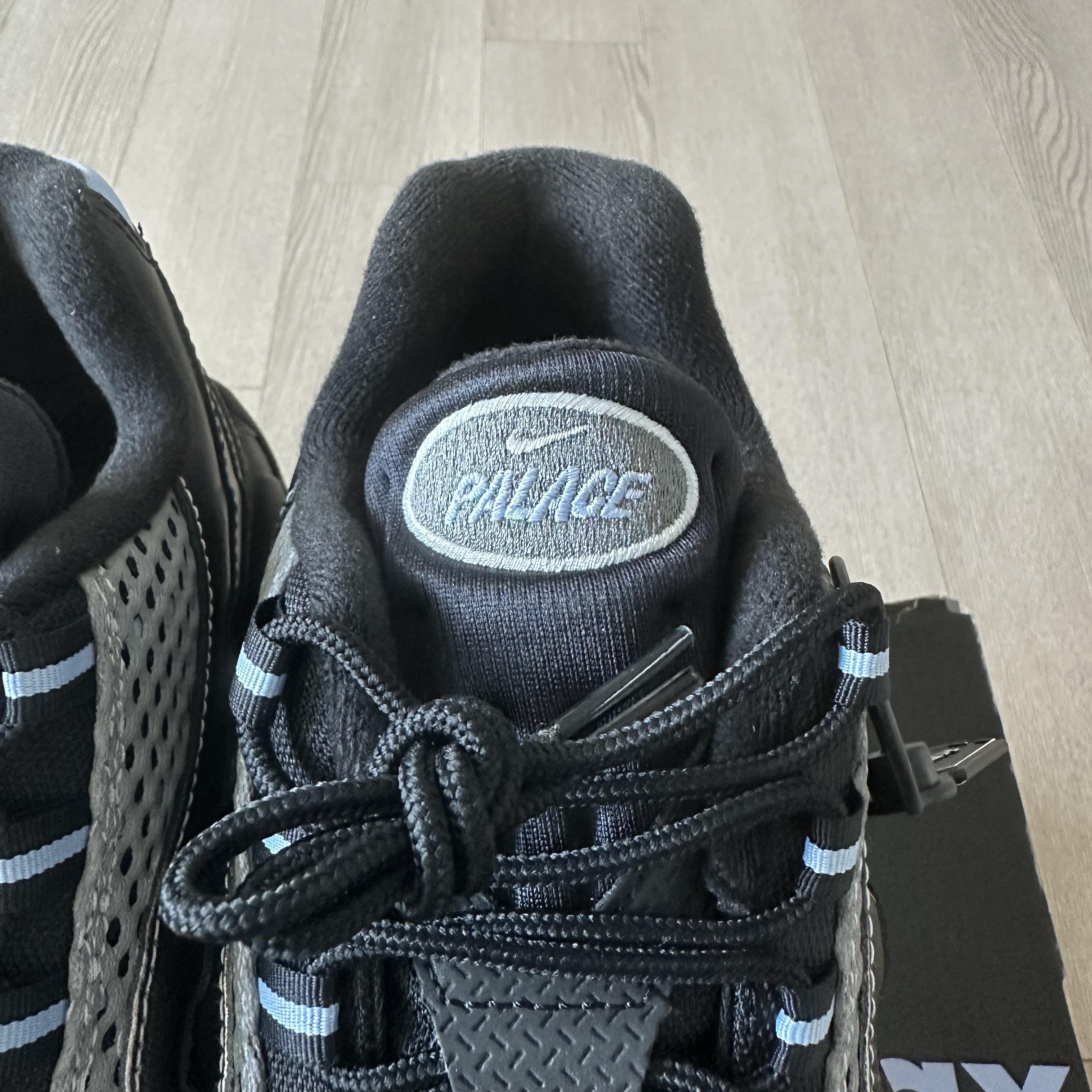 Nike x Palace Air Max 95 Metallic Silver Aluminum 착용 스타일 - 4