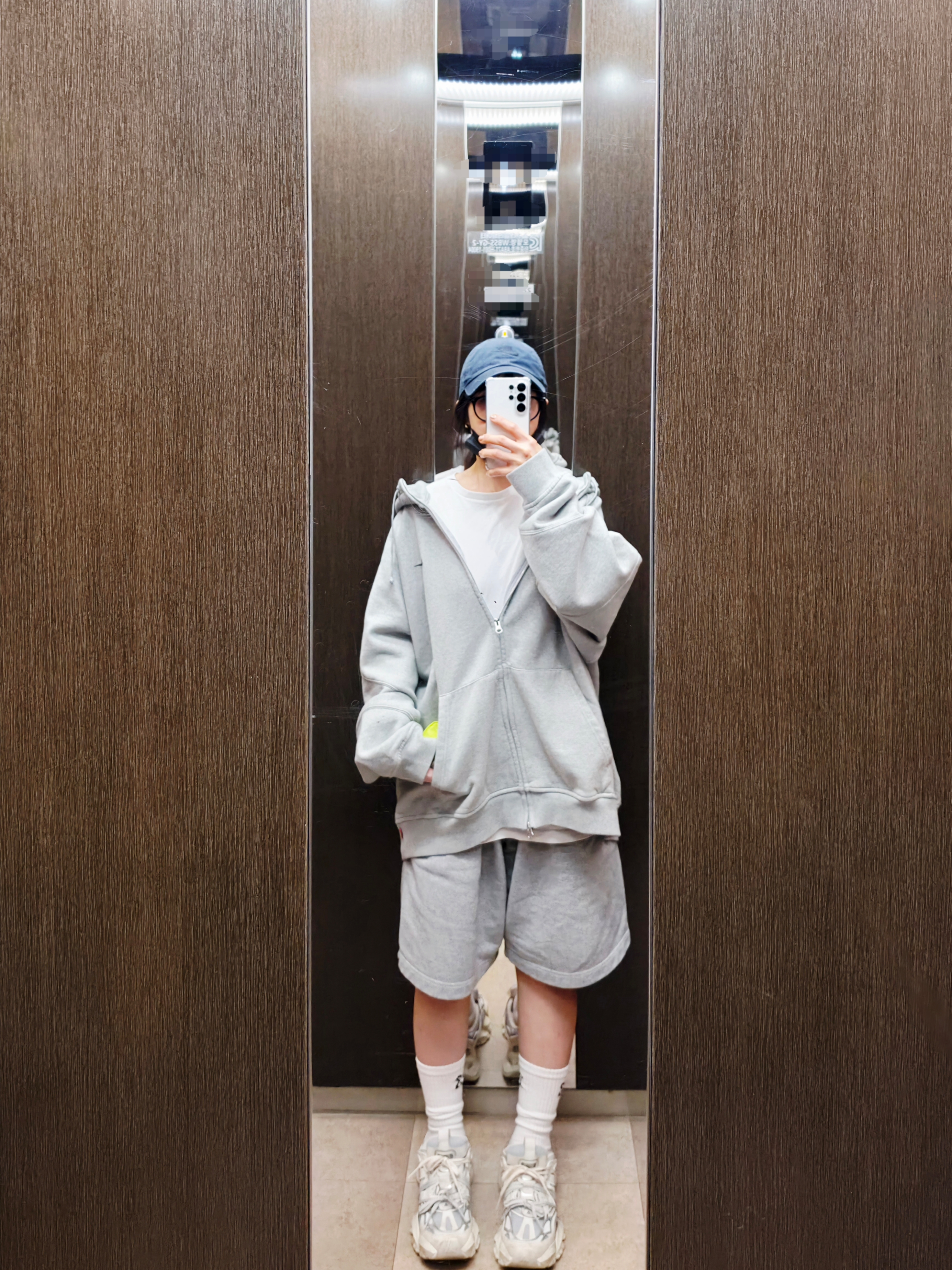 Supreme x Nike Zip Up Hooded Sweatshirt Heather Grey - 25SS, Nike Heritage 86 Futura Washed Cap Black 착용 스타일