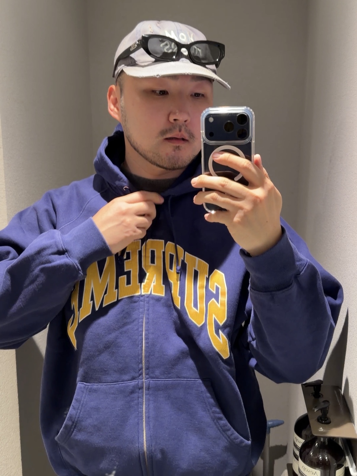 Supreme Cracked Raglan Zip Up Hooded Sweatshirt Washed Navy - 26SS 착용 스타일 - 3
