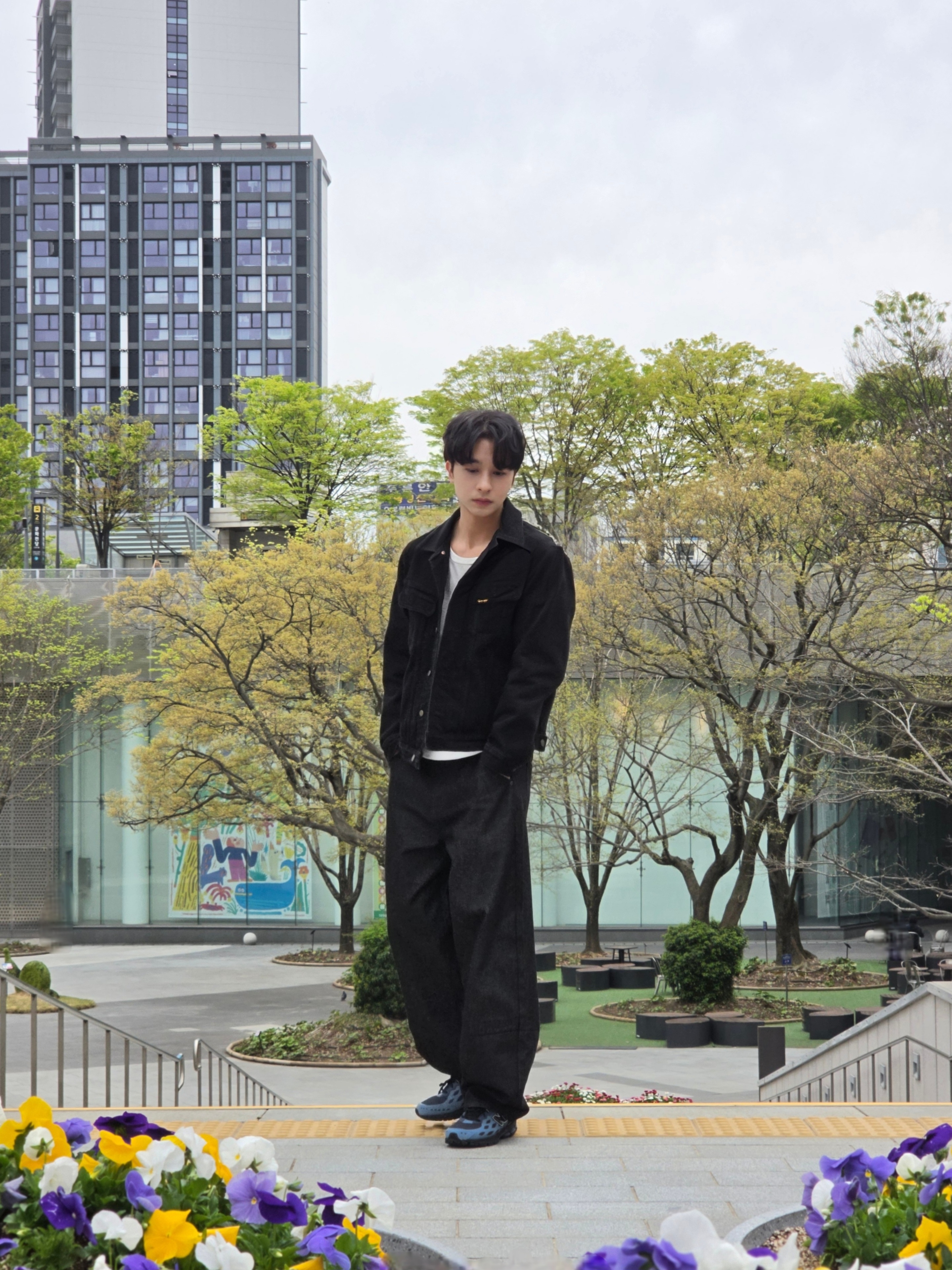 ersco Ancient Denim Trucker Jacket Black, New Balance 1906W Black NB Navy Dark Shoreline Blue 착용 스타일 - 1
