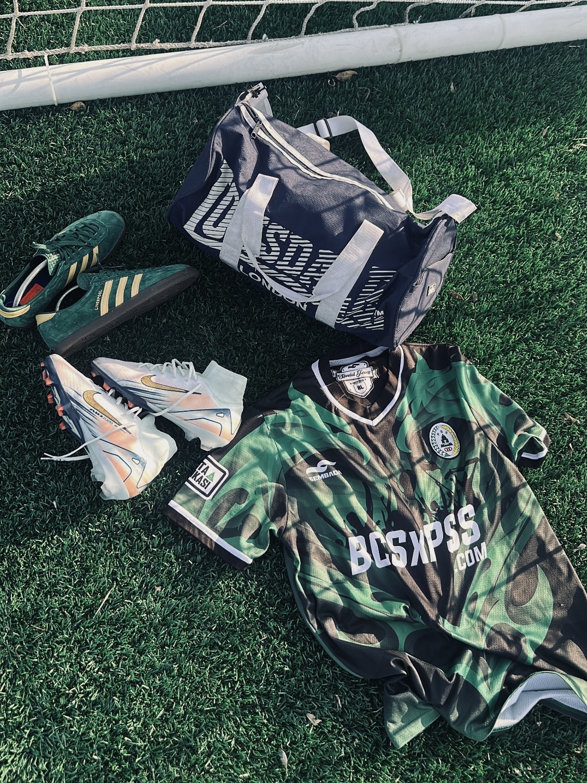 Adidas x Size? City Series Liverpool, Nike Gripknit Phantom GX Elite Dynamic Fit FG Baltic Blue White 착용 스타일