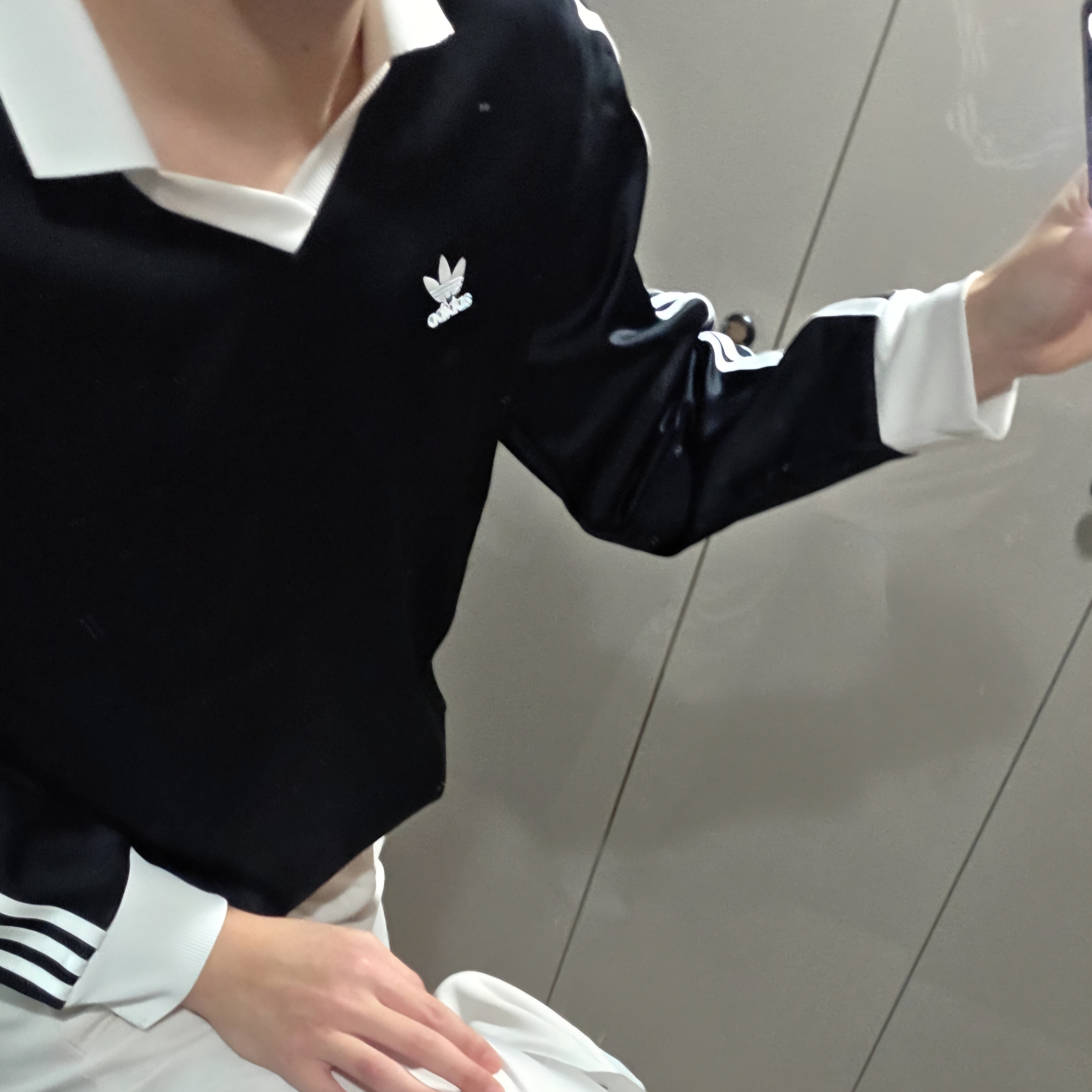 (W) Adidas 3-Stripes Satin Long Sleeve T-Shirt Black - KR Sizing 착용 스타일