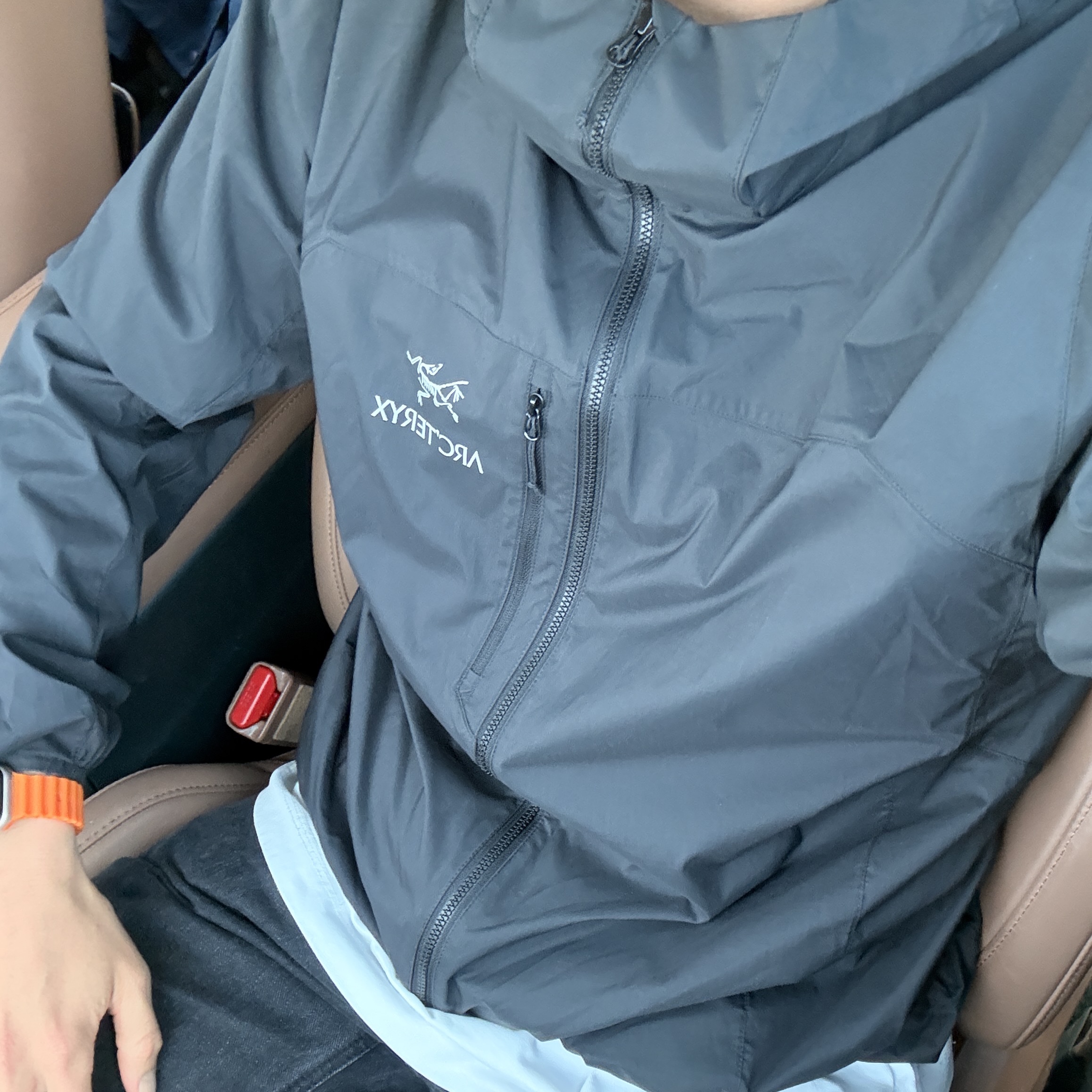 Arc'teryx Squamish Hoody Black, On Running Cloudmonster Void Black 착용 스타일 - 5