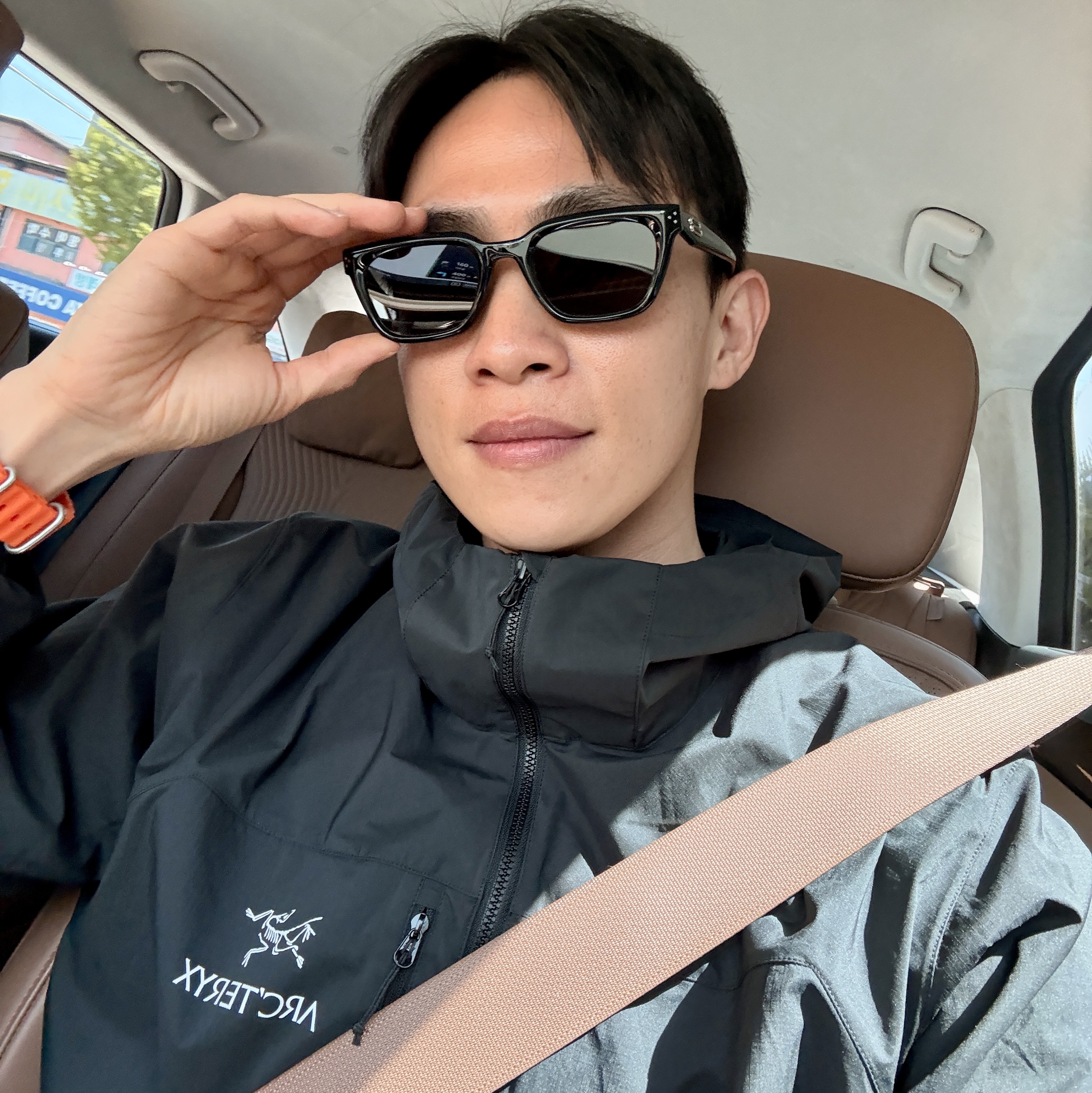 Arc'teryx Squamish Hoody Black, On Running Cloudmonster Void Black 착용 스타일 - 4