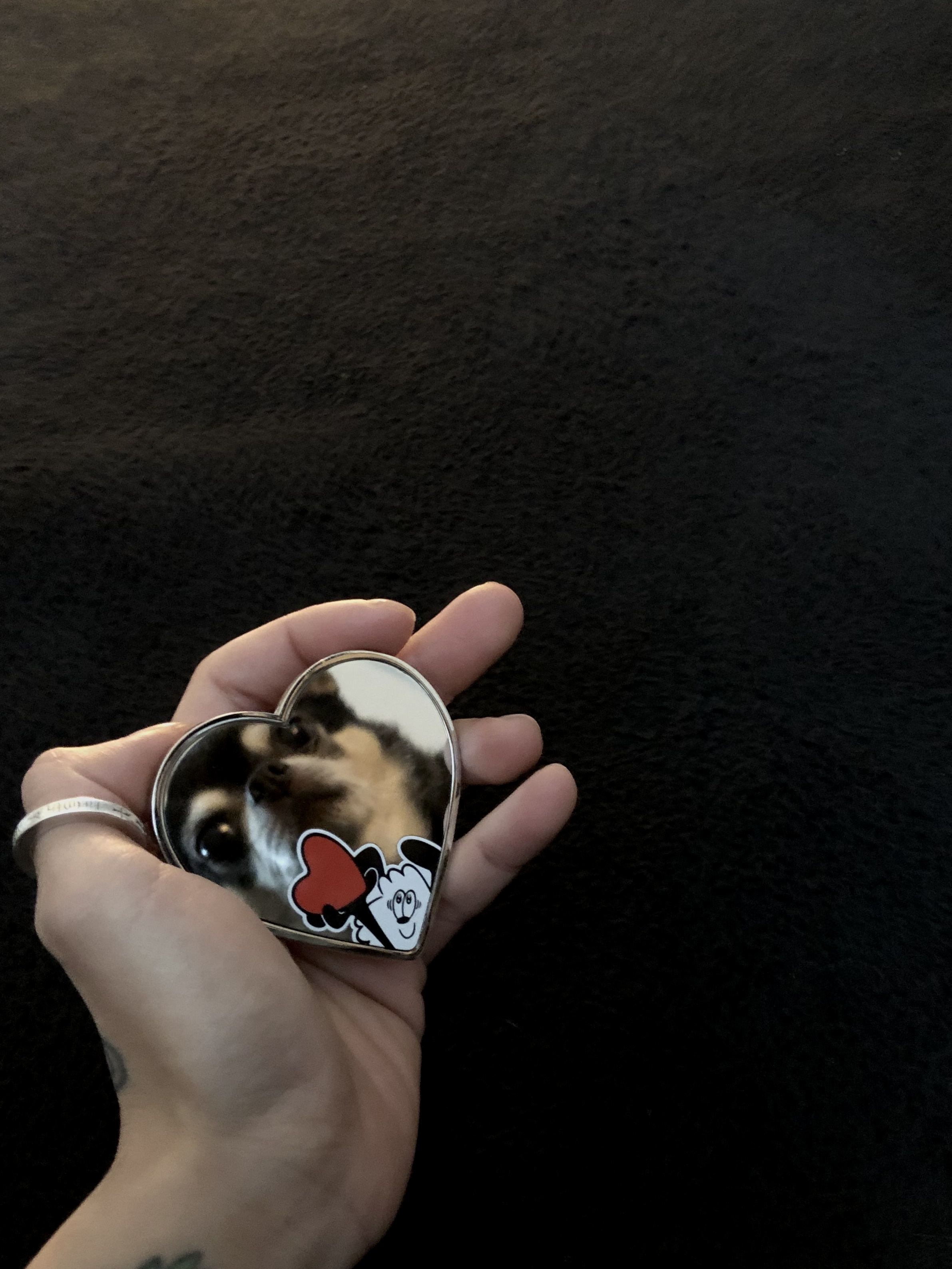 Verdy x Lotte Museum Hand Mirror, VERDY : I Believe in Me - 성인 착용 스타일 - 1