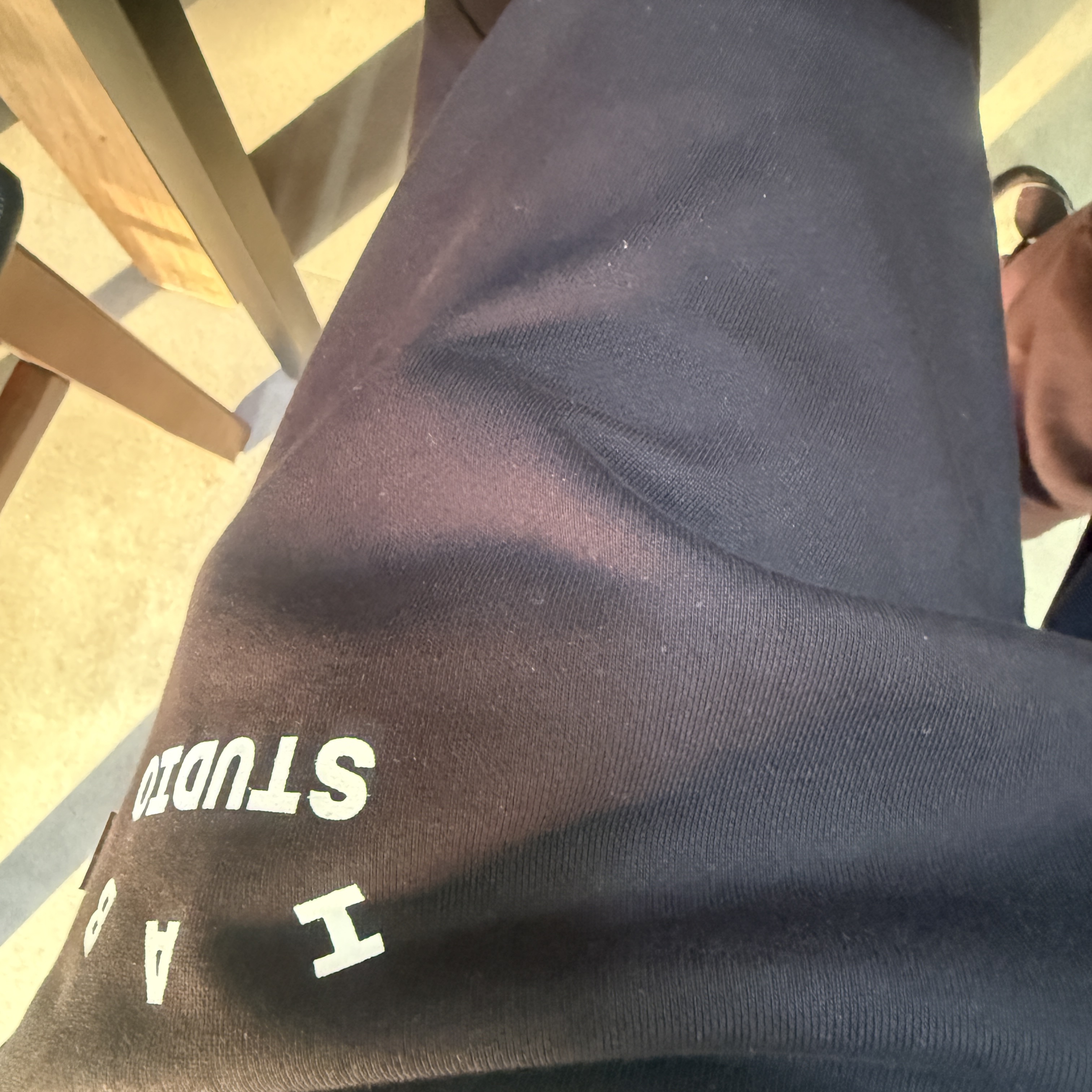 IAB Studio IAB Sweatpants Black, New Balance 992 Made in USA Black Grey 착용 스타일 - 1