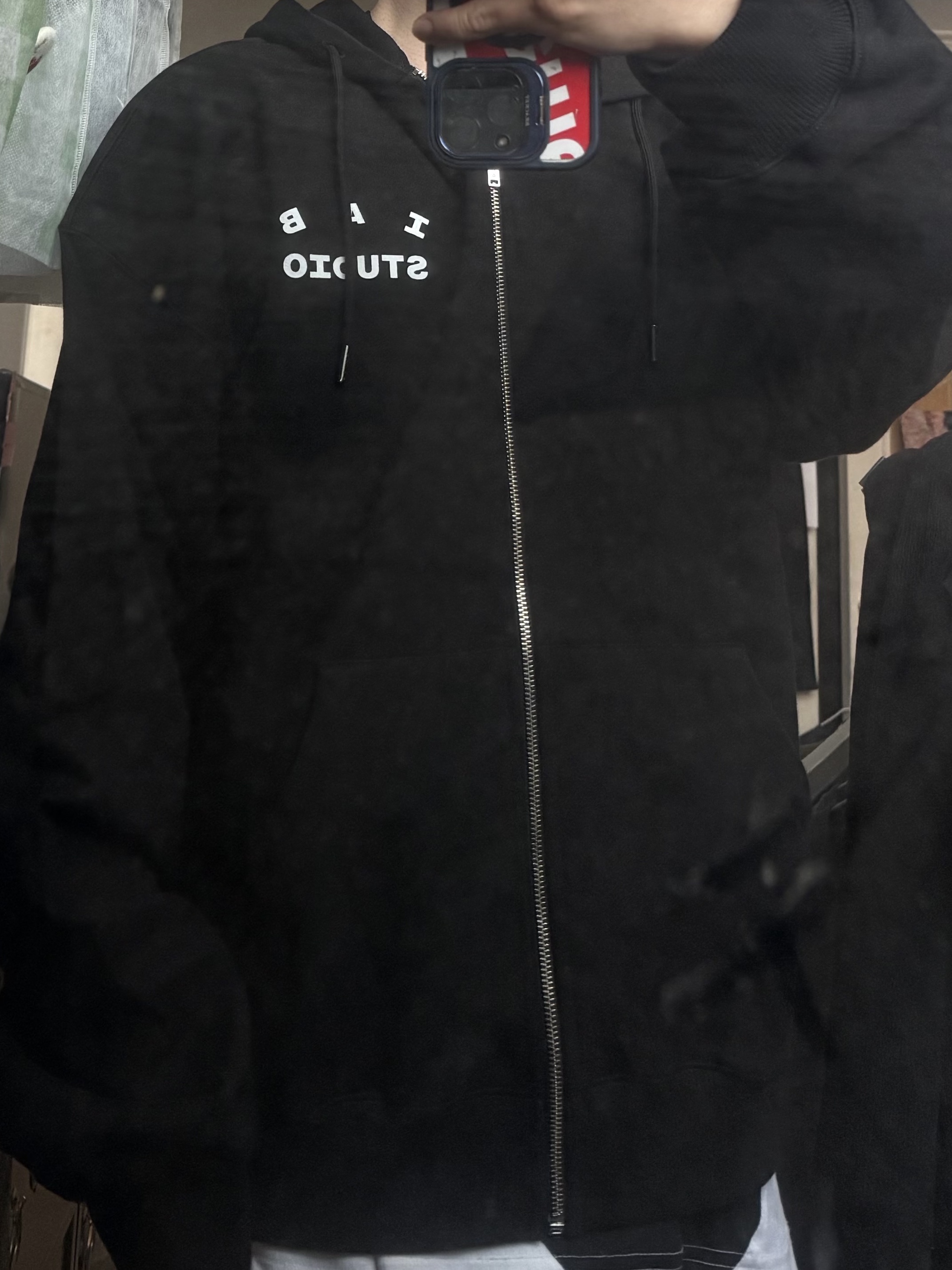 IAB Studio Zip-Up Hoodie Black - 26SS 착용 스타일