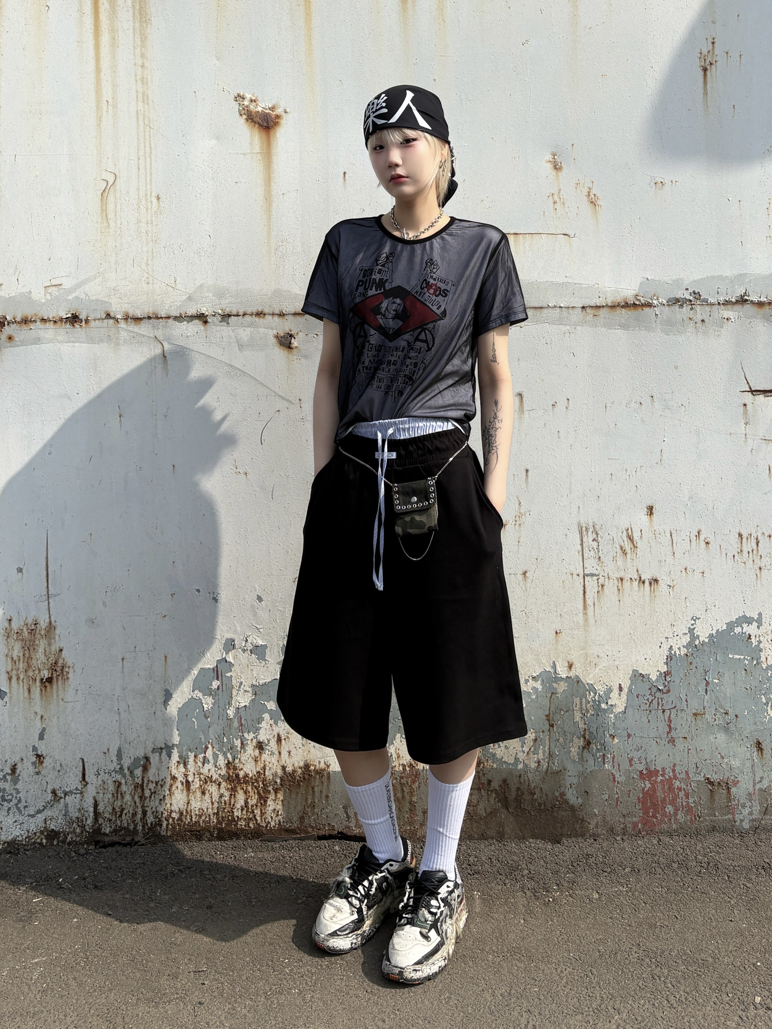 SLEEKGLOW Boxer Trunk Bermuda Pants Black 착용 스타일 - 2